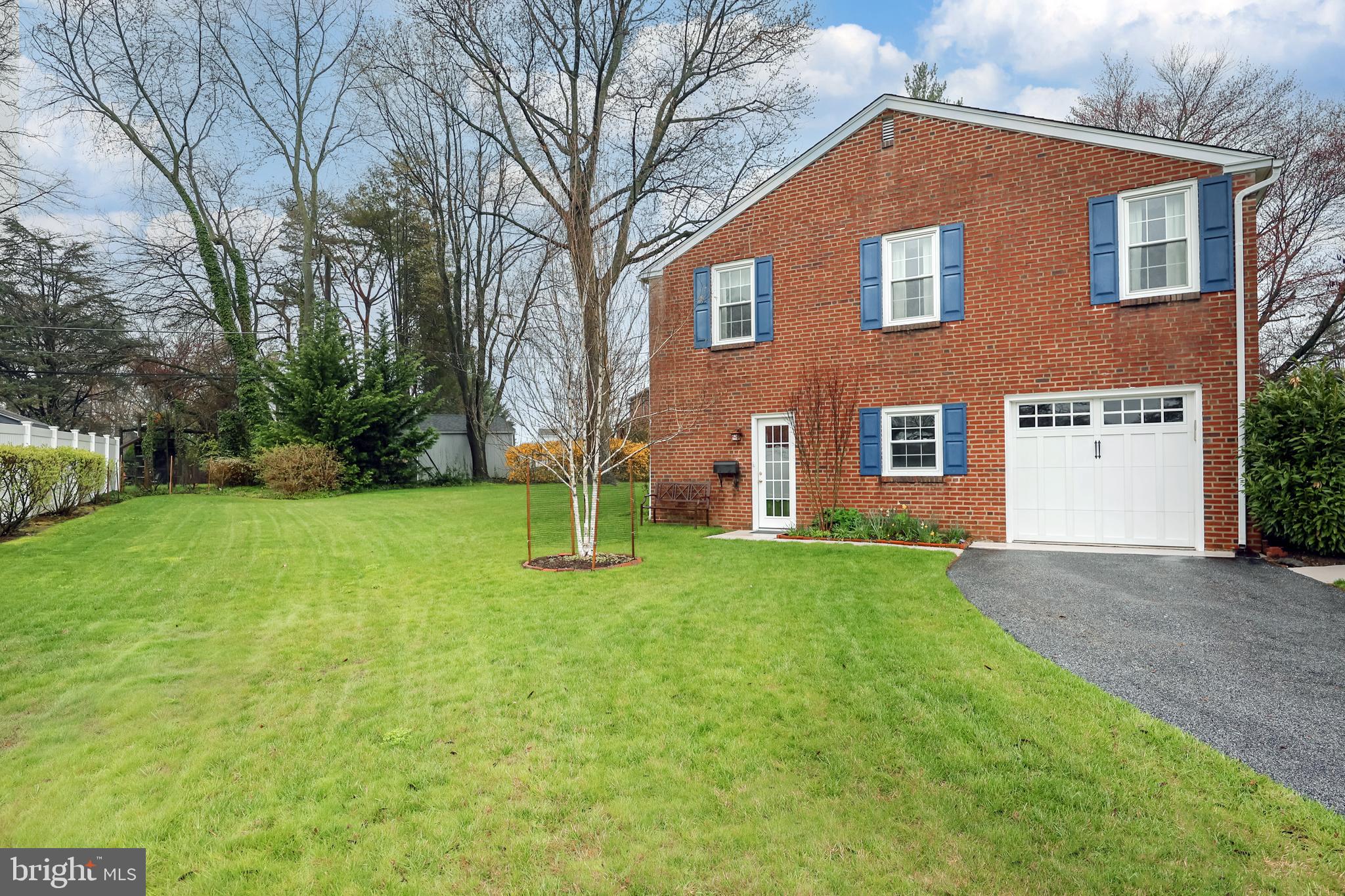 224 Canterbury Dr
