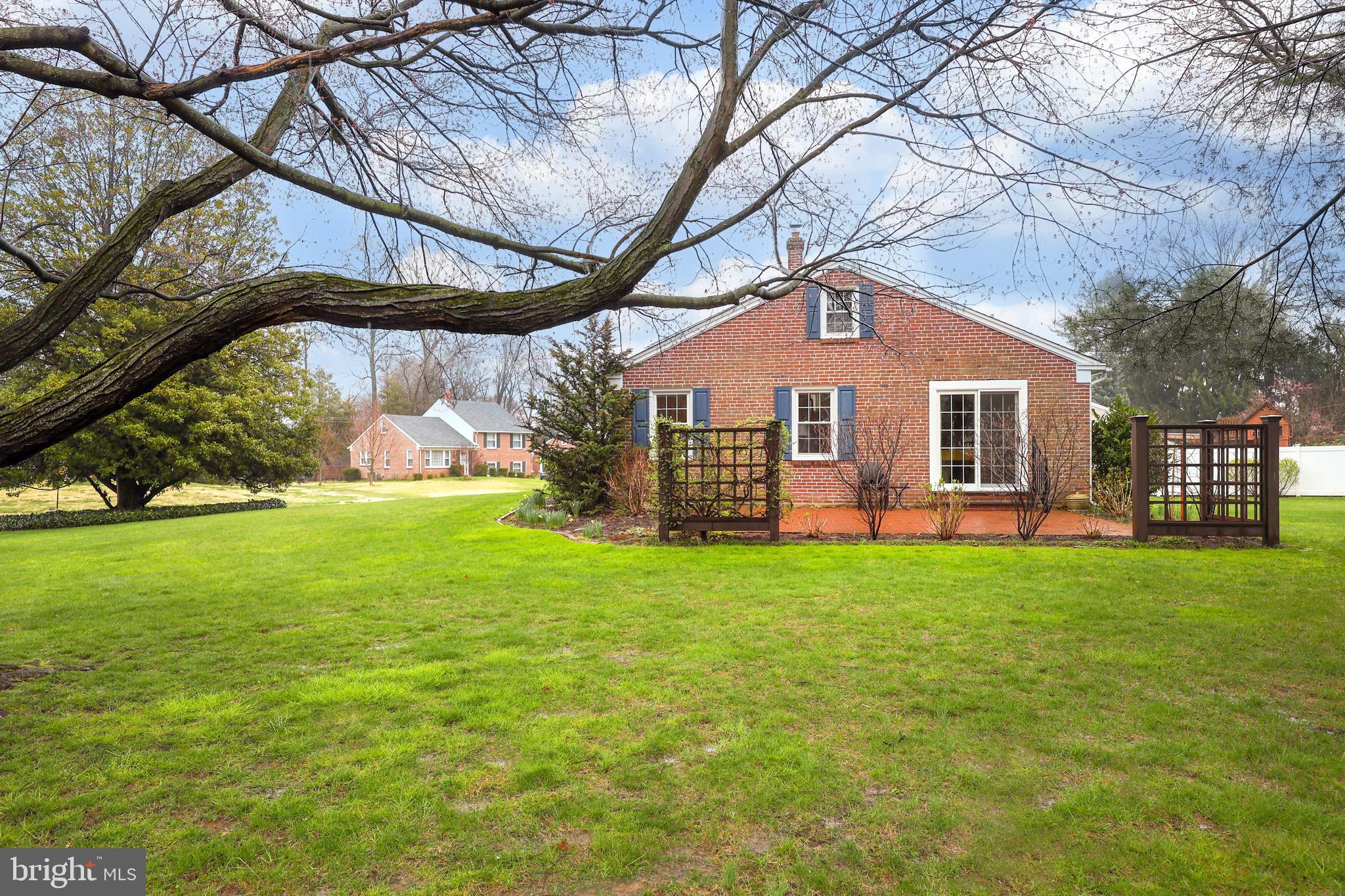 224 Canterbury Dr