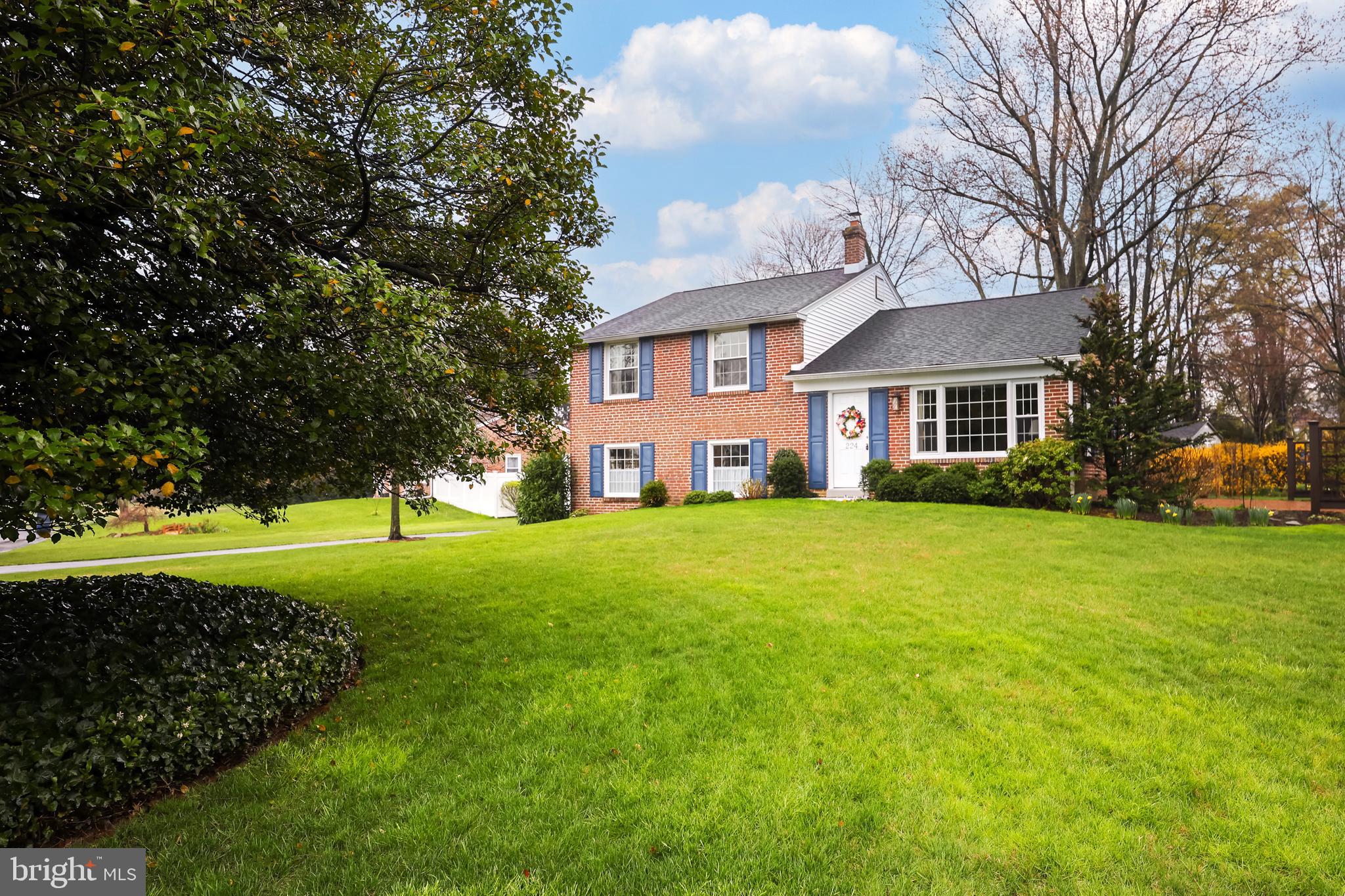 224 Canterbury Dr
