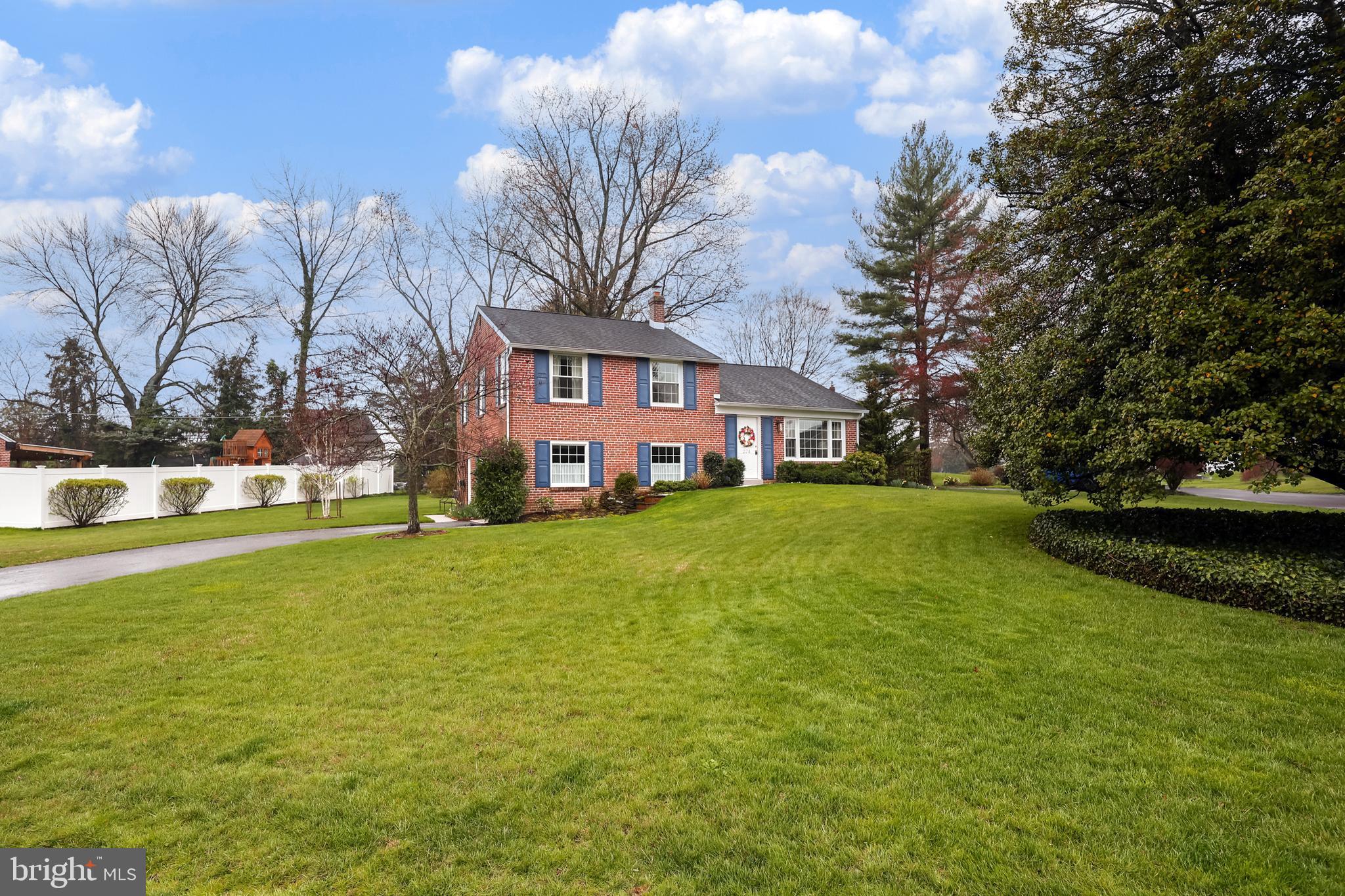 224 Canterbury Dr