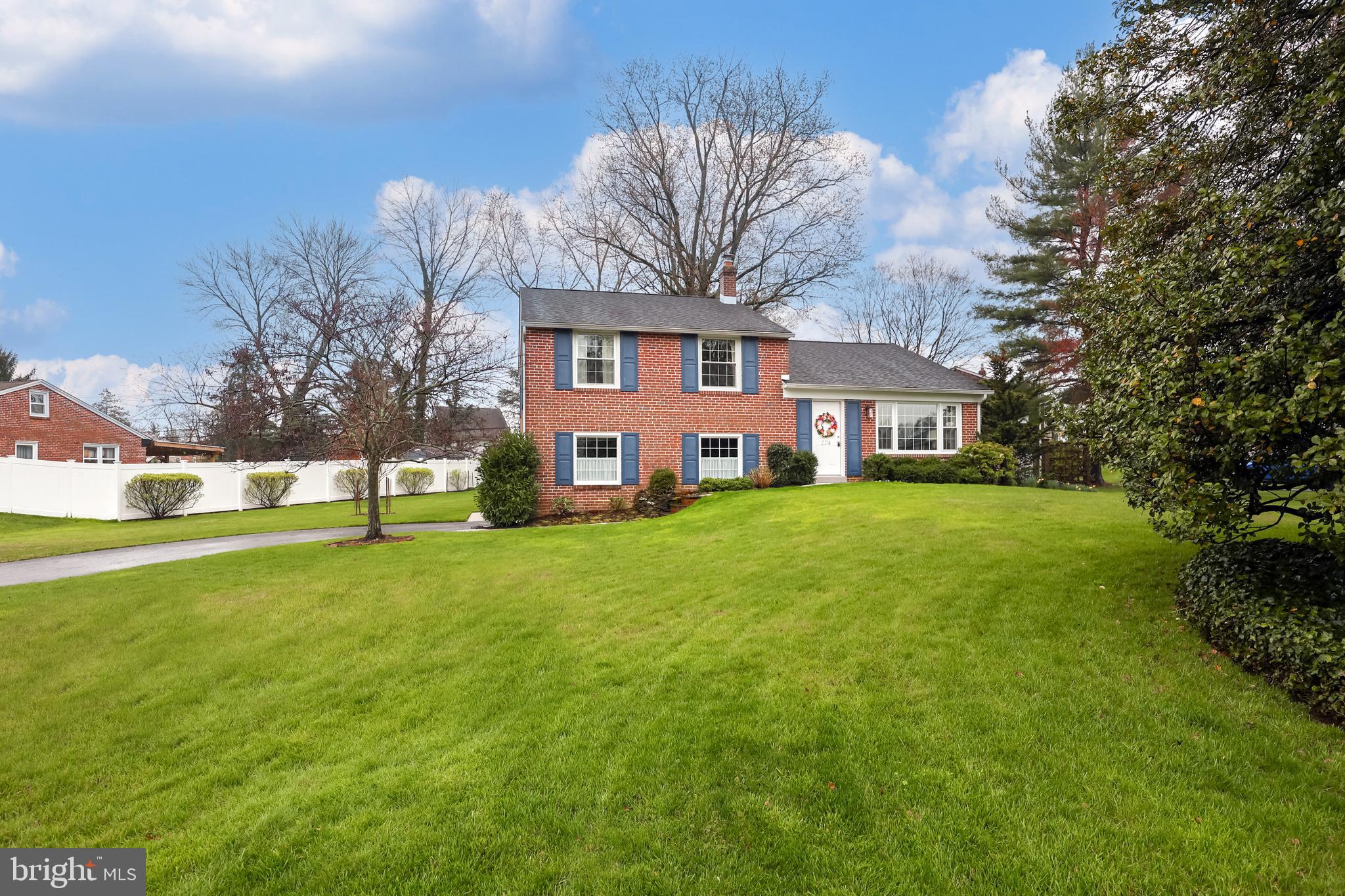 224 Canterbury Dr