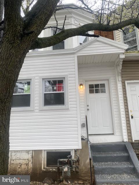 900 MAPLE TER