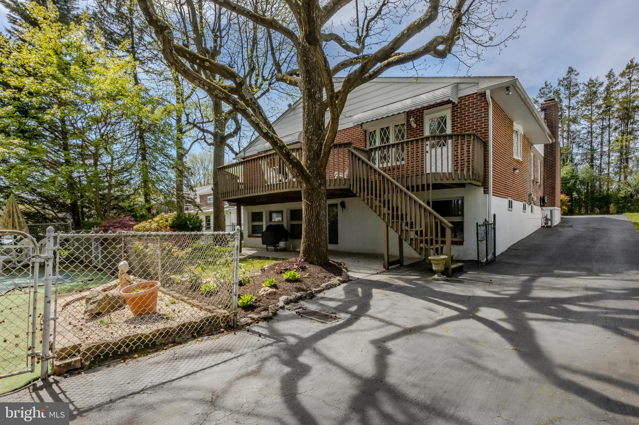 249 West Ave
