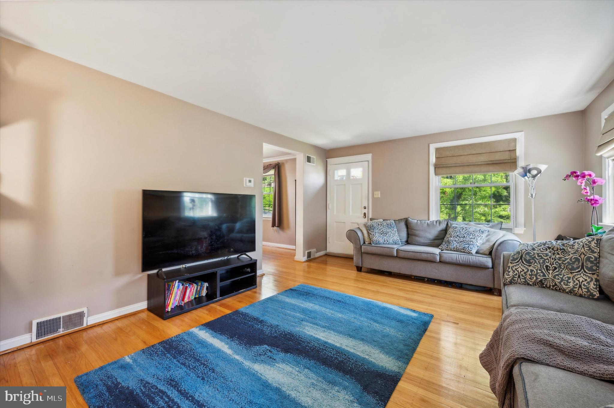 537 N Manoa Rd