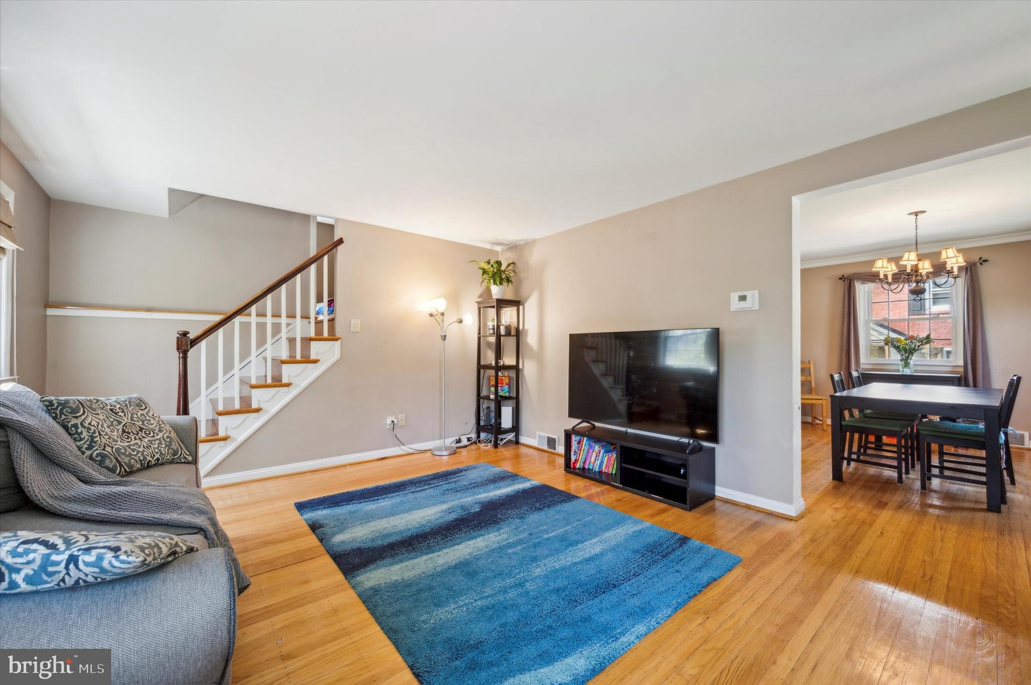 537 N Manoa Rd