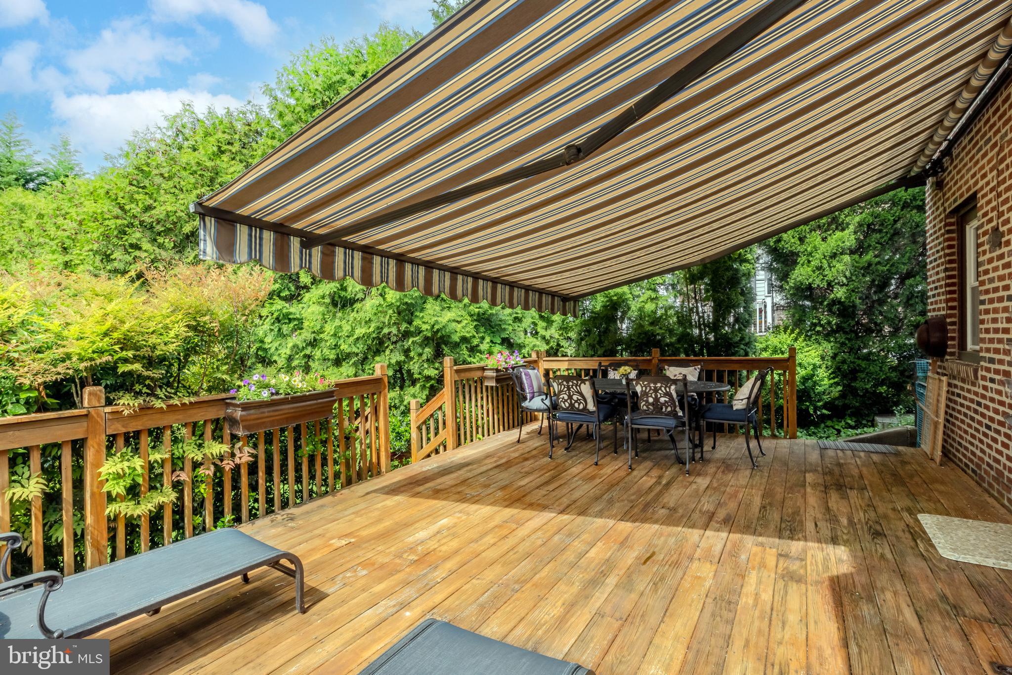 1640 Surrey Ln