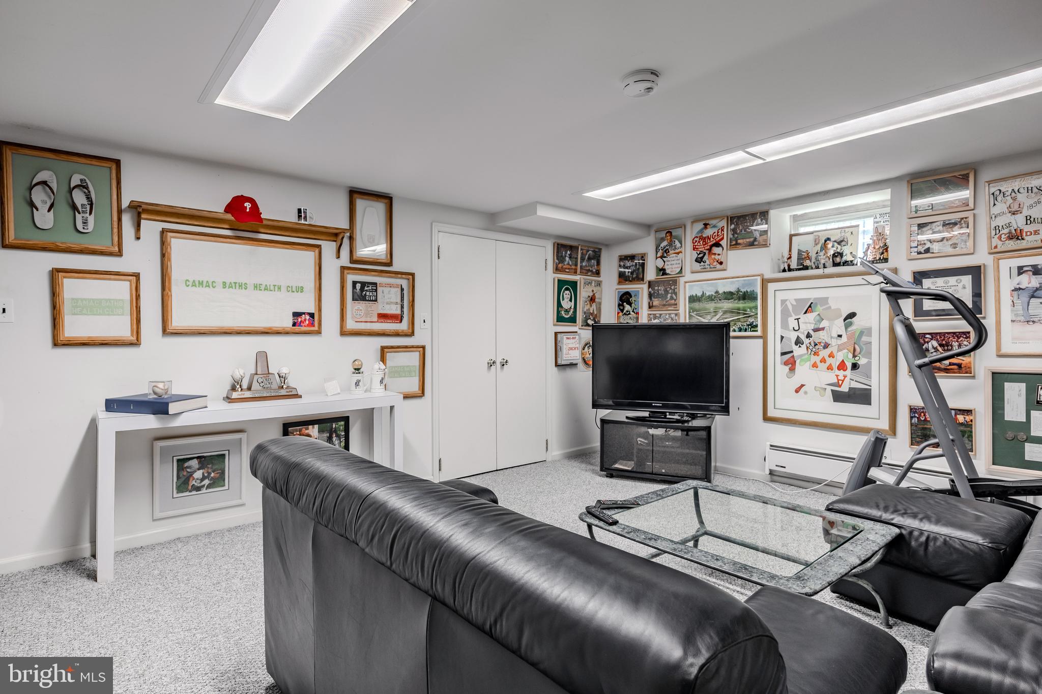 1640 Surrey Ln
