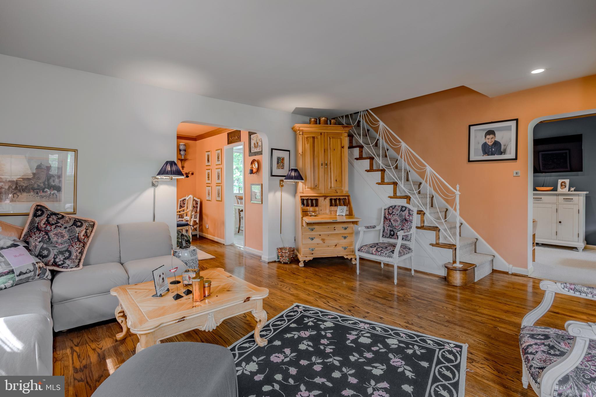 1640 Surrey Ln