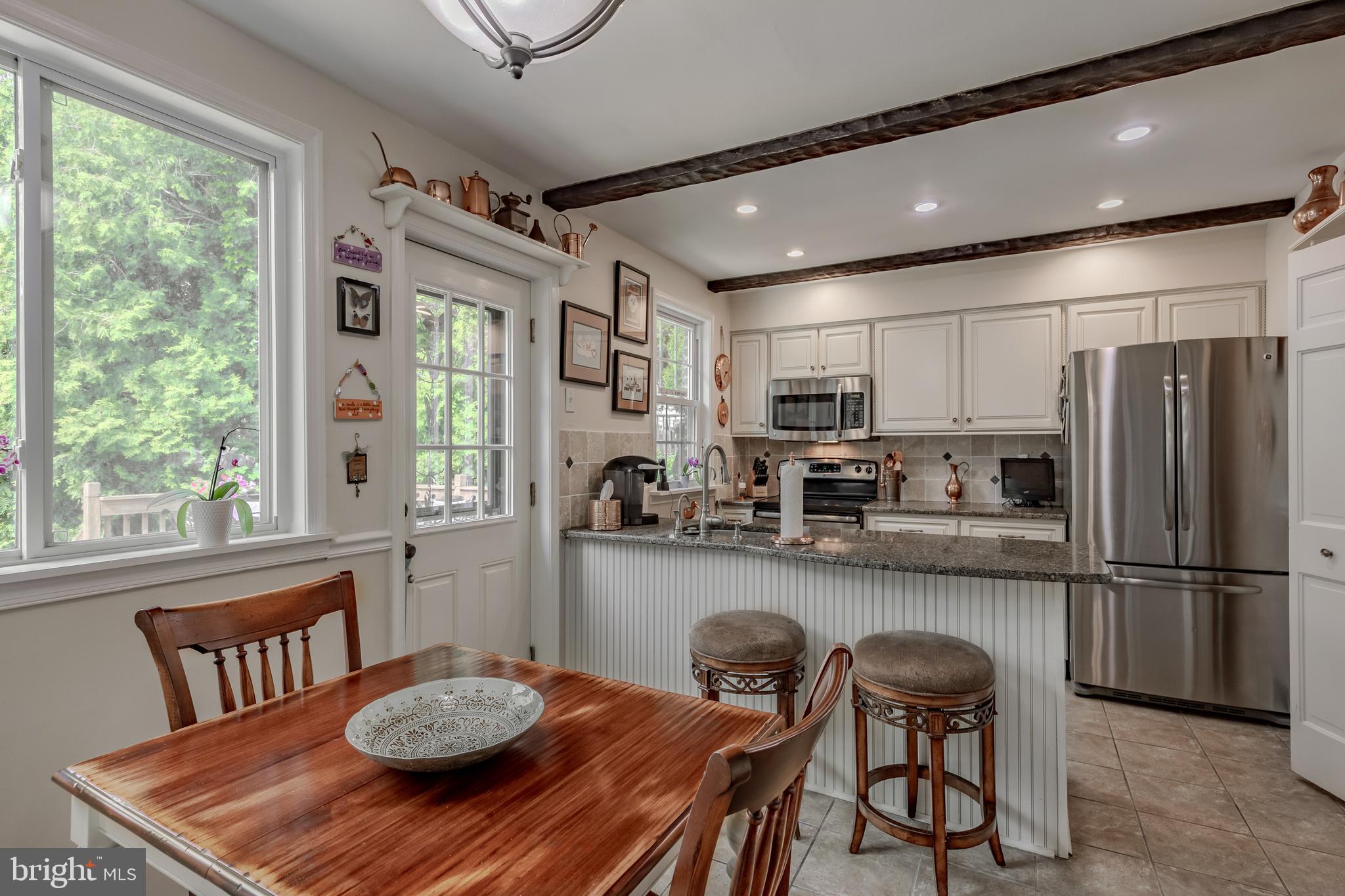 1640 Surrey Ln