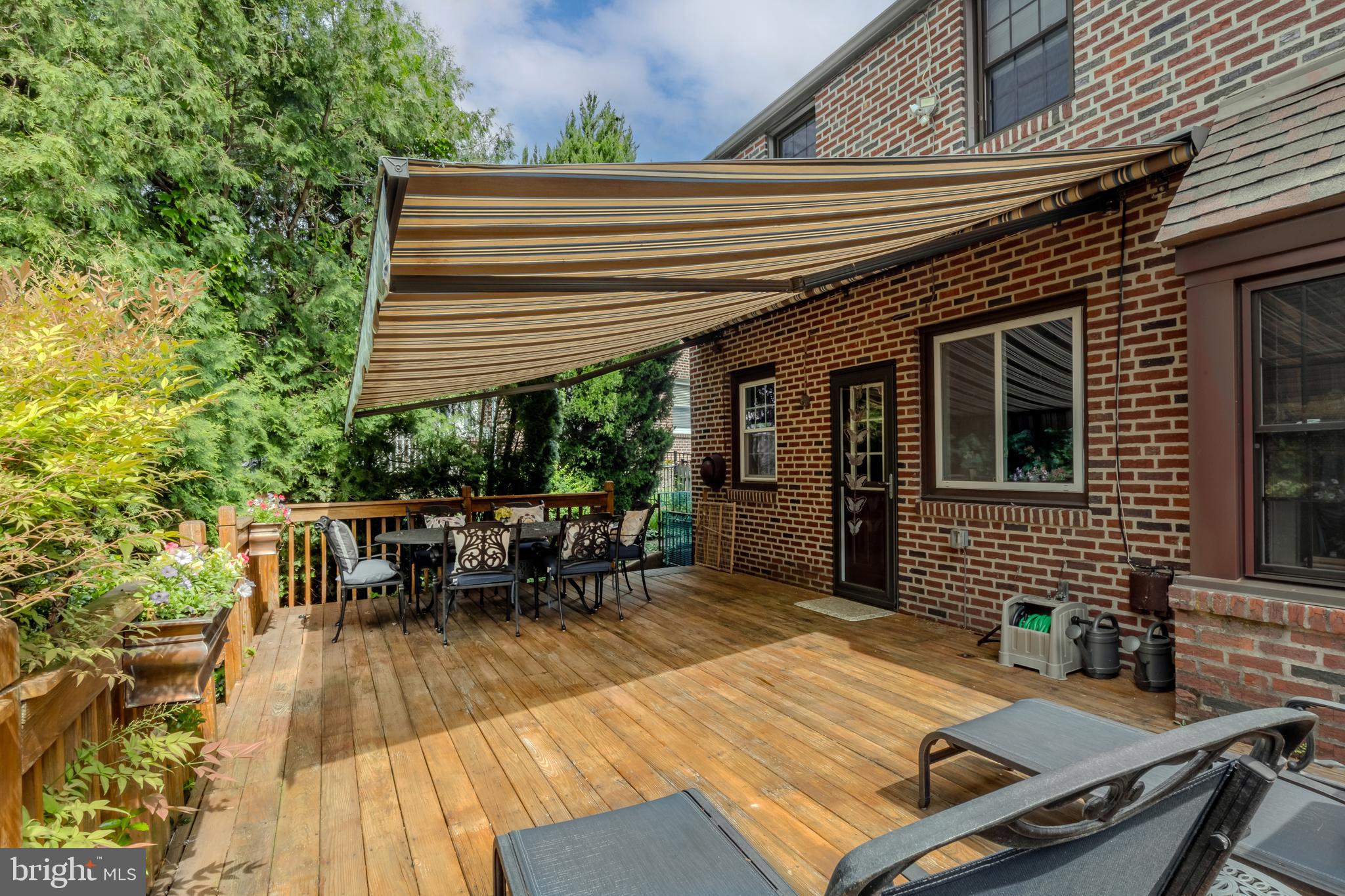 1640 Surrey Ln