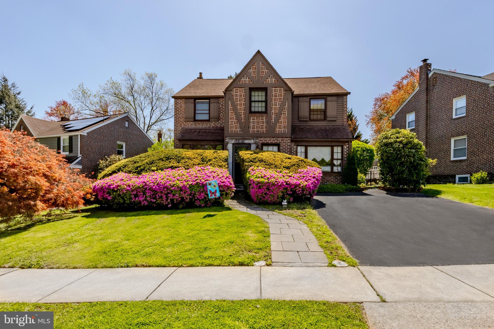 1640 Surrey Ln