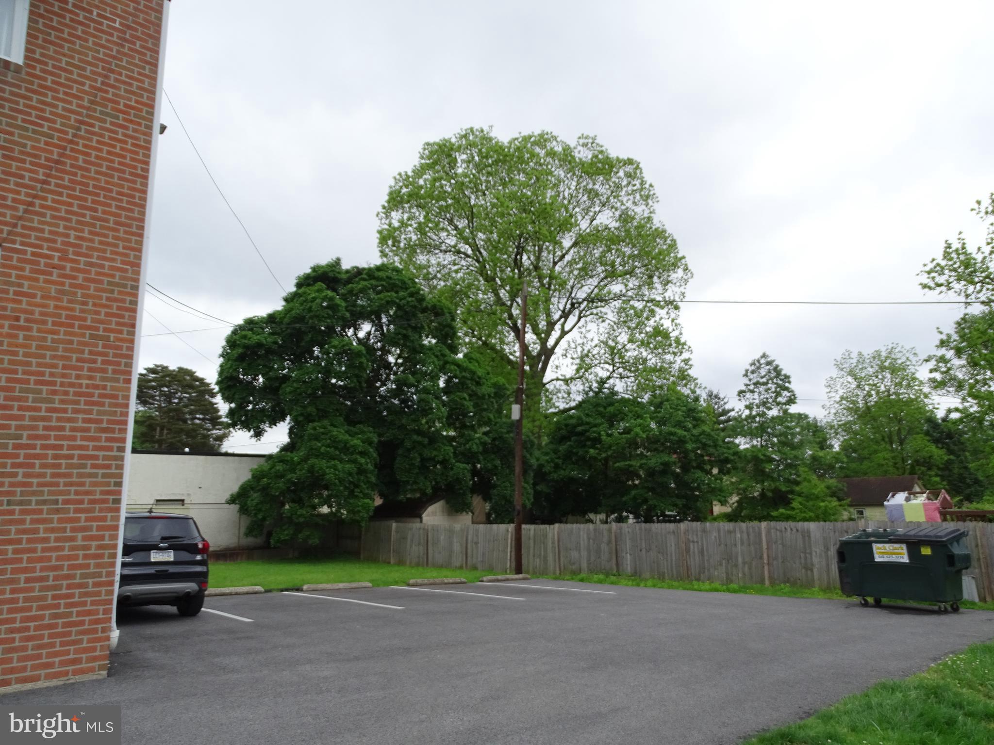 107 W EAGLE RD