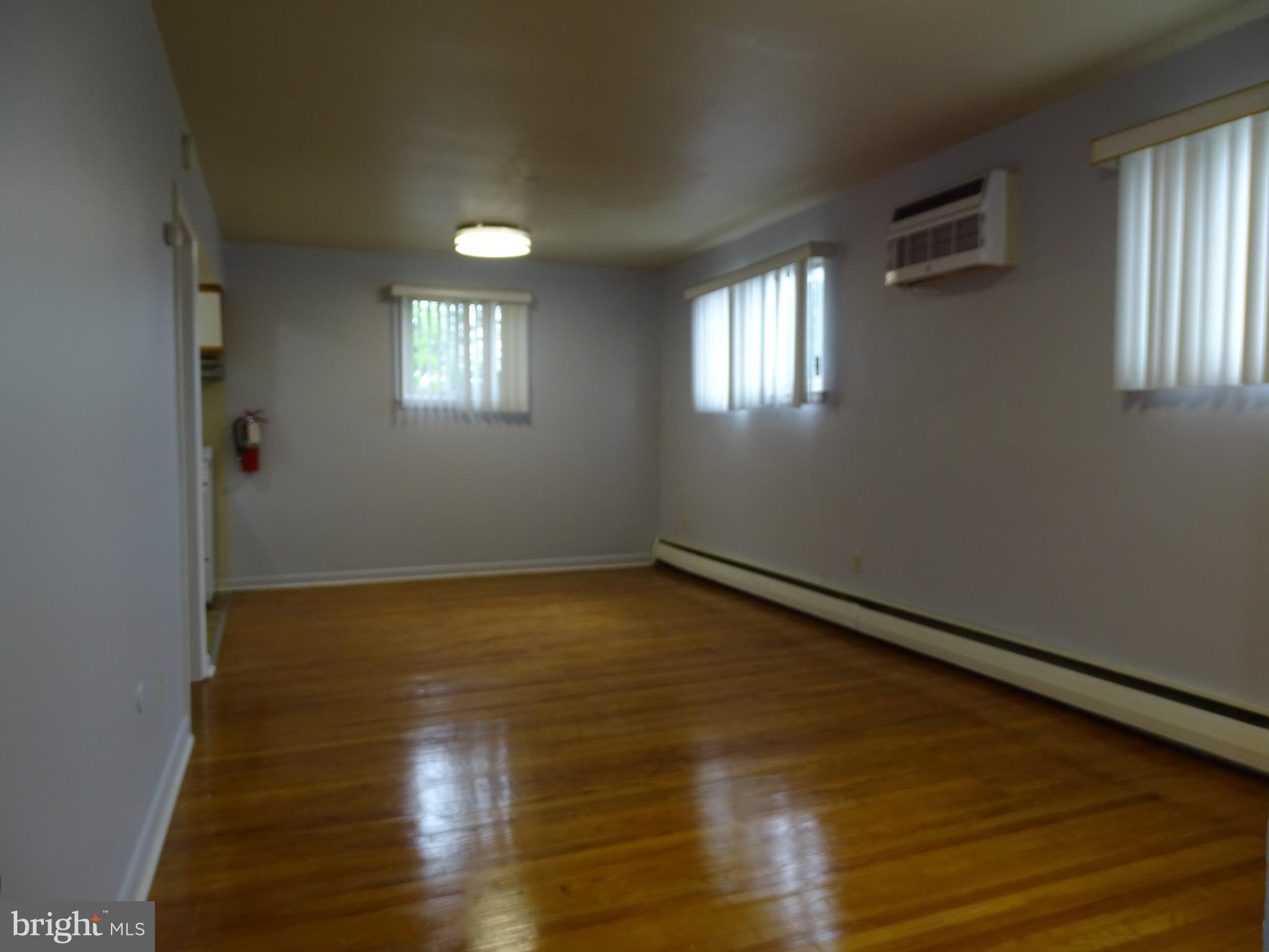 107 W EAGLE RD