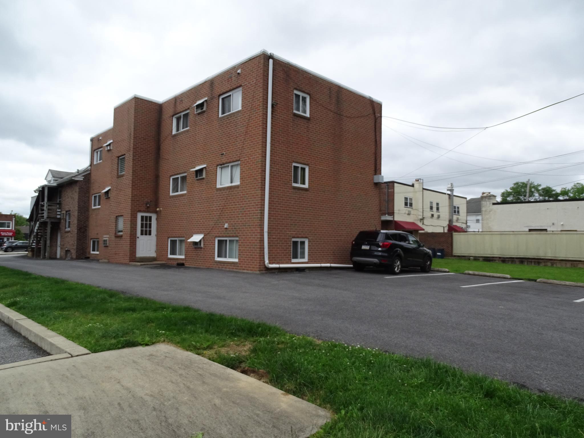 107 W EAGLE RD