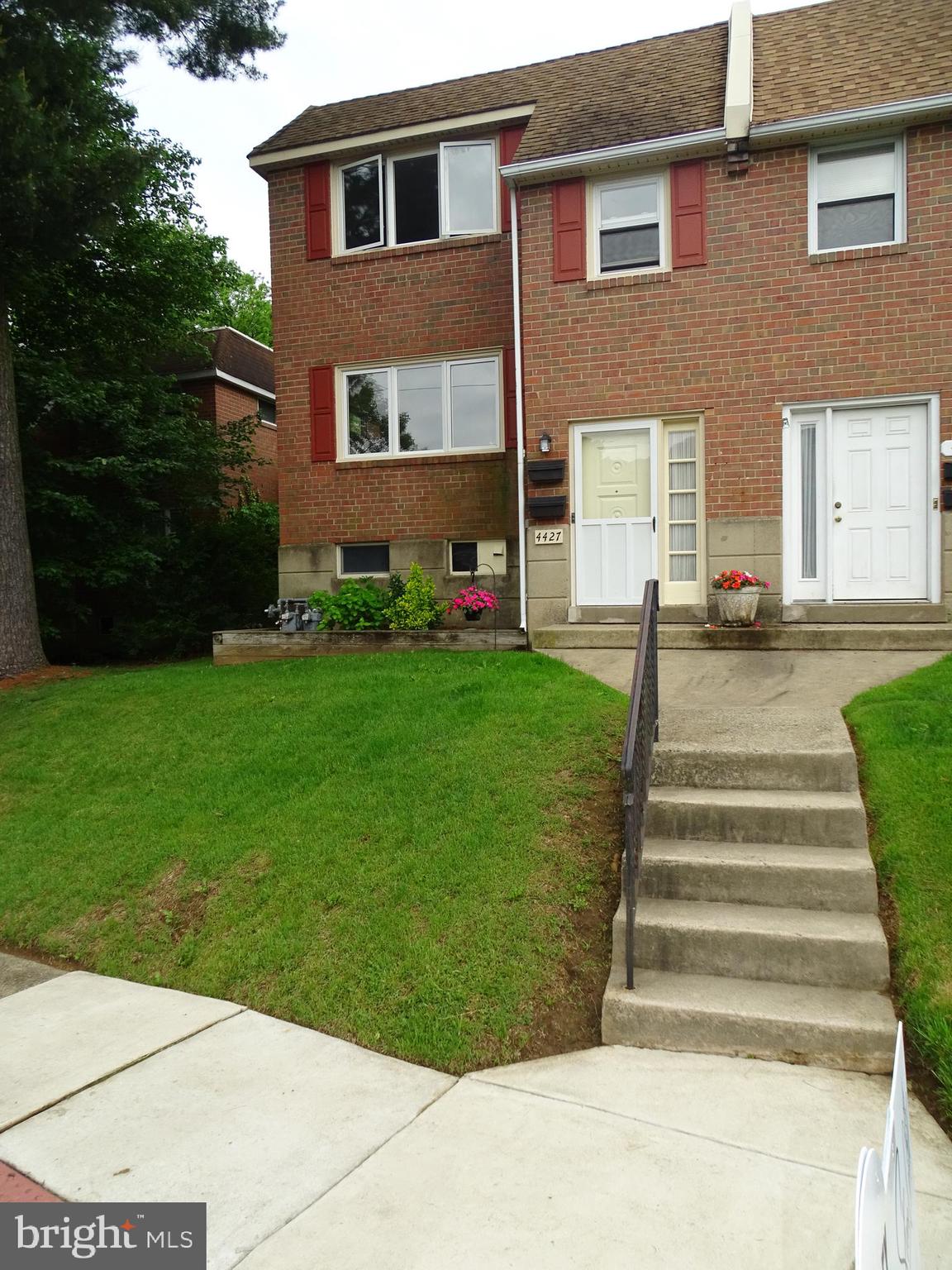 4427 Rosemont Ave