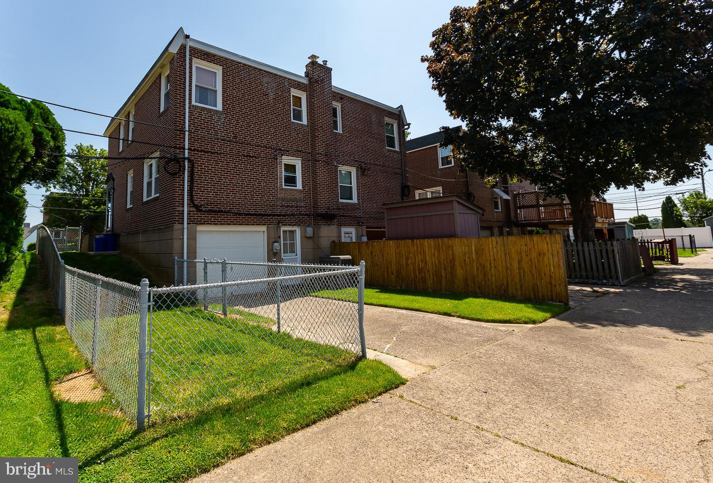958 Bryan St