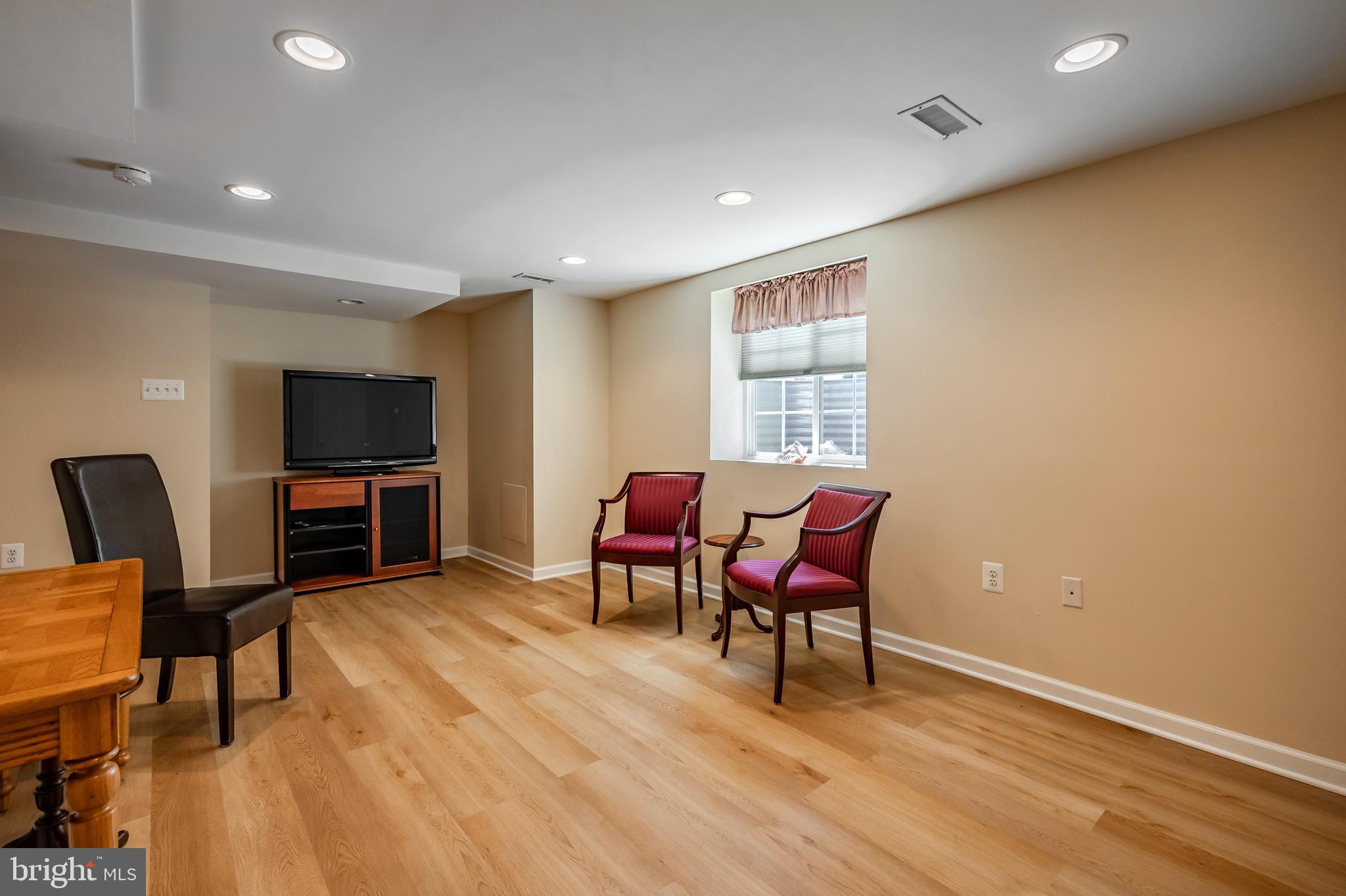 256 James Dr
