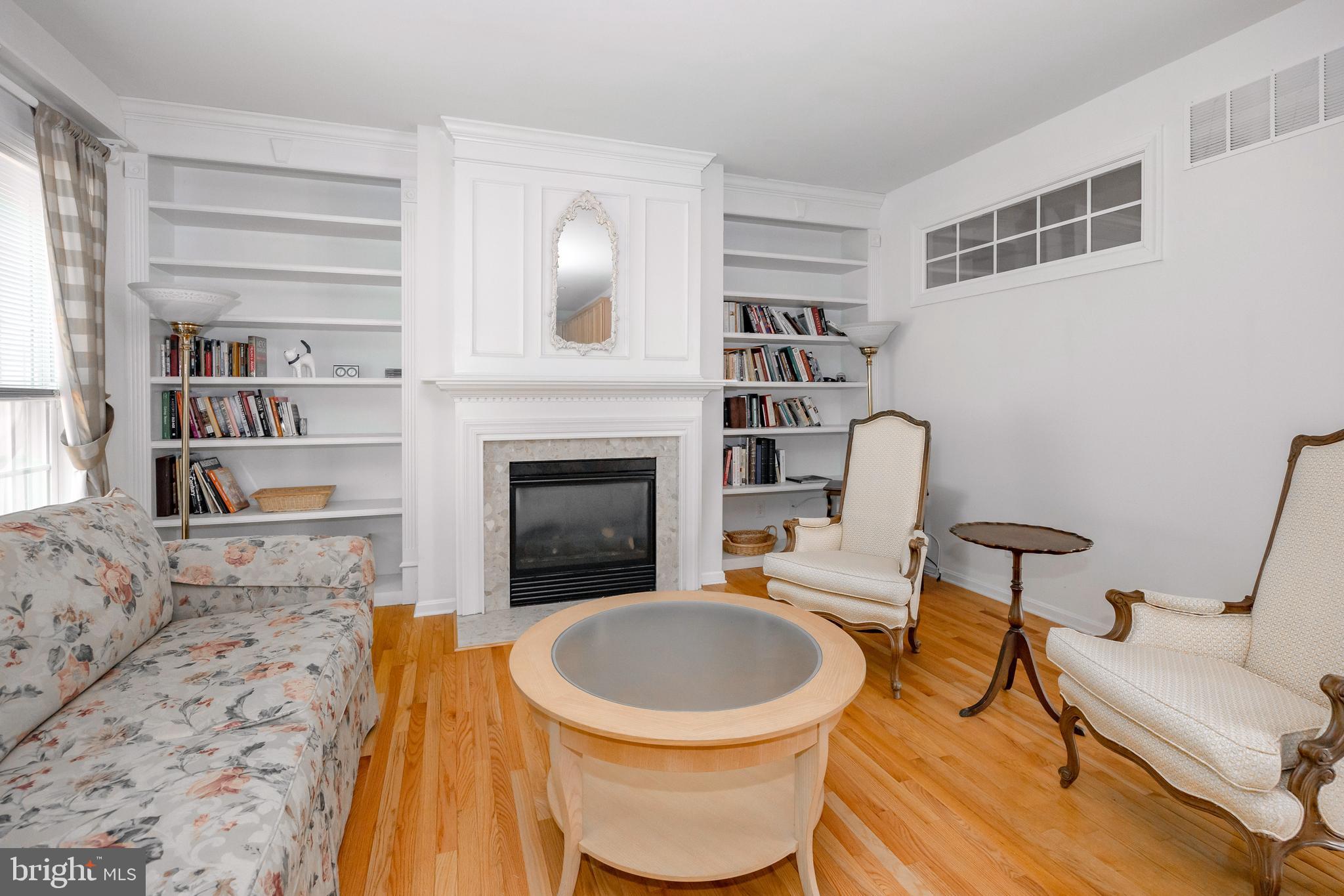 208 Excalibur Dr