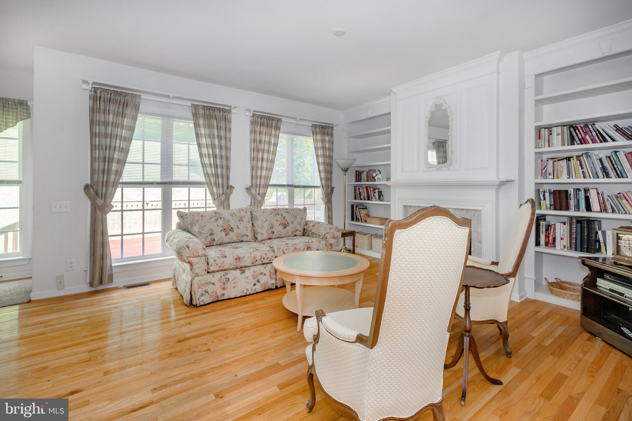 208 Excalibur Dr