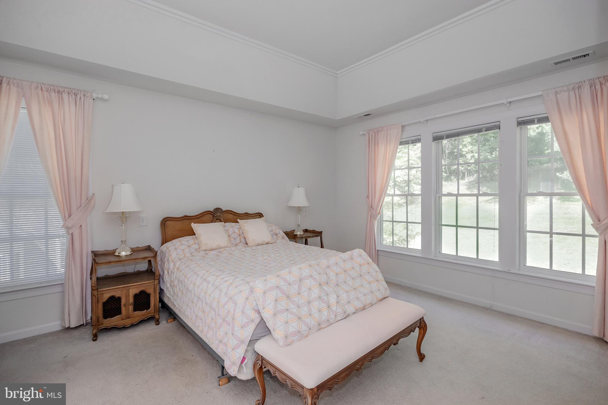 208 Excalibur Dr