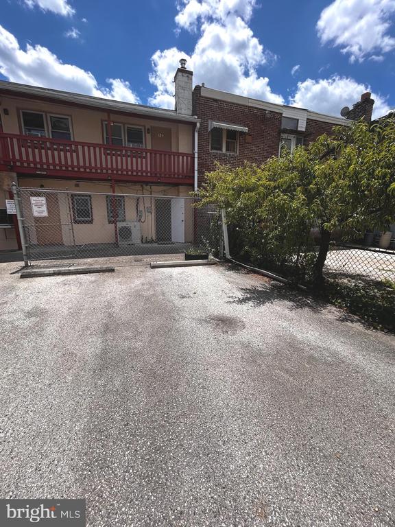 14 N Manoa Rd