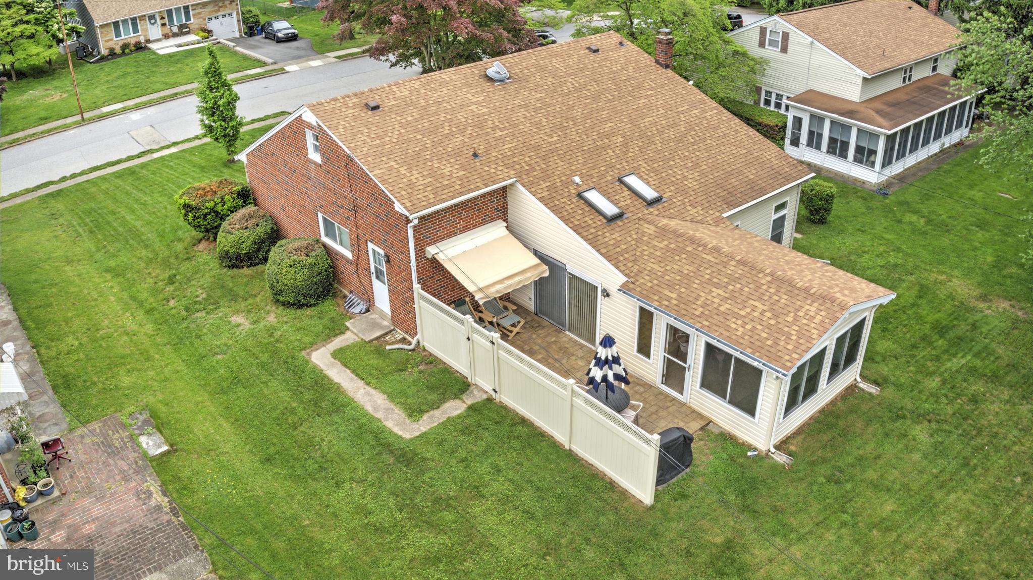 9 Lincoln Ln