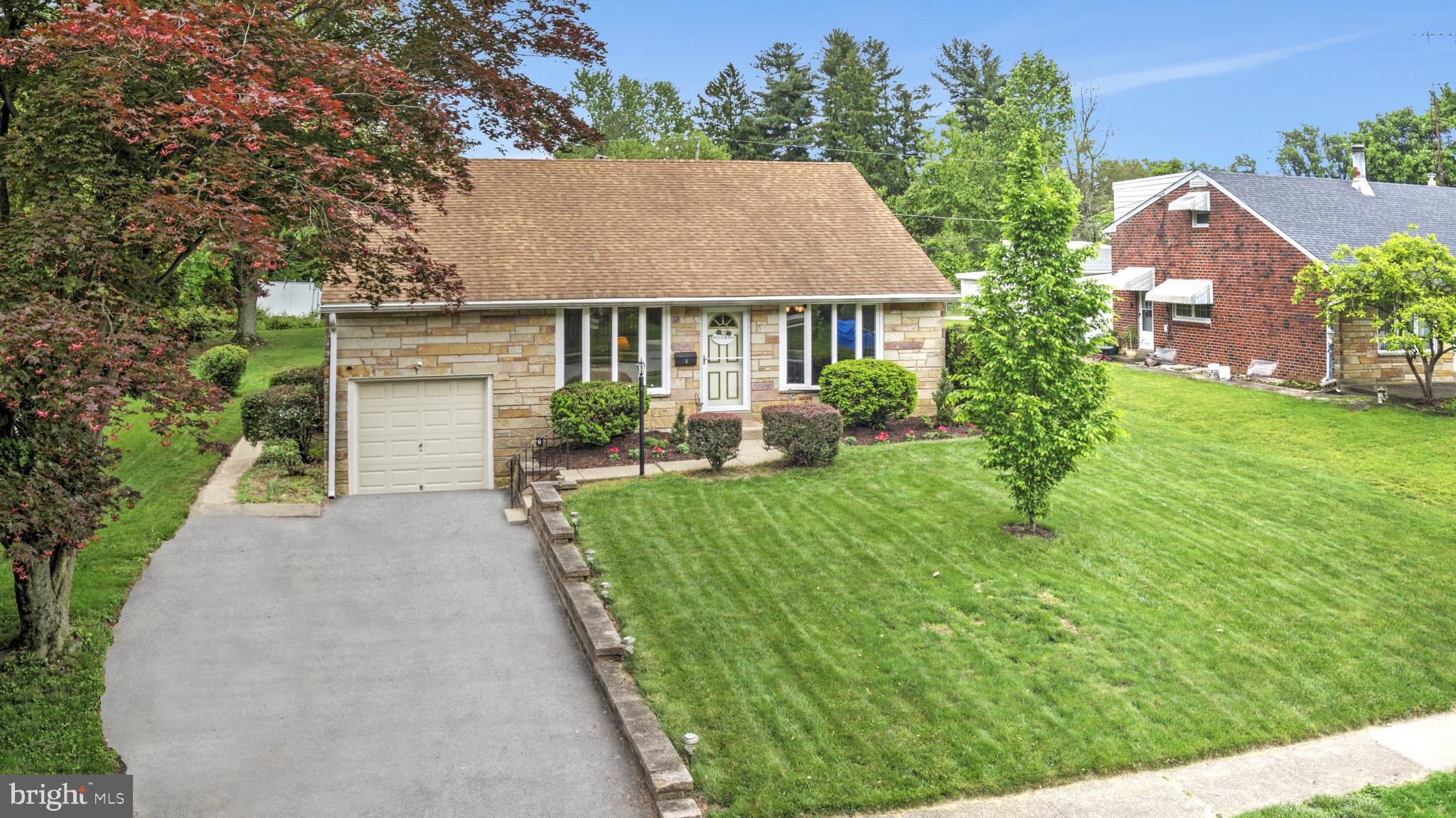 9 Lincoln Ln