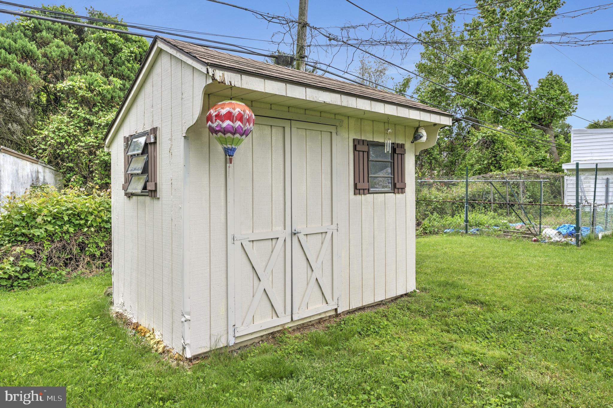 9 Lincoln Ln