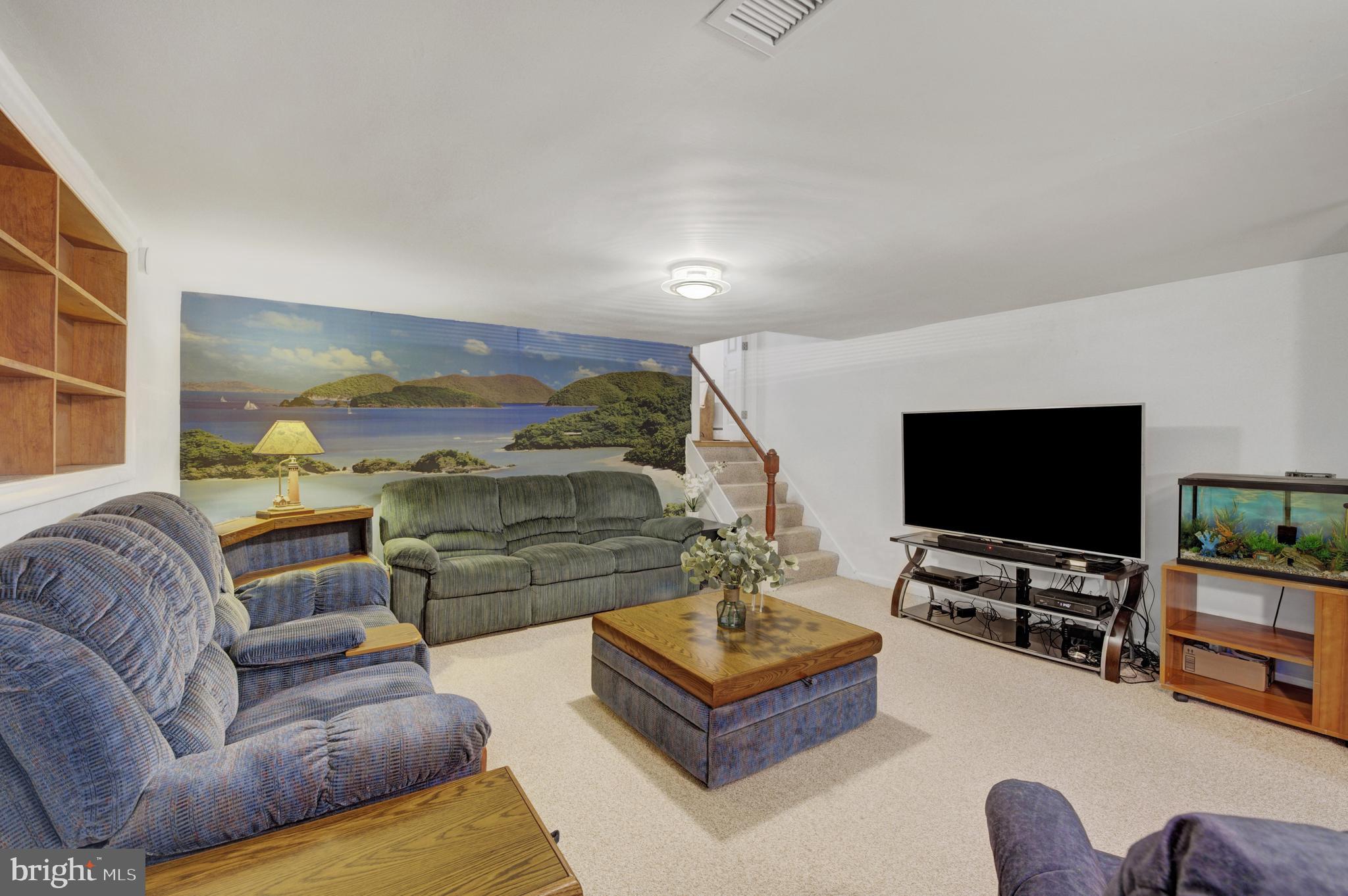 9 Lincoln Ln