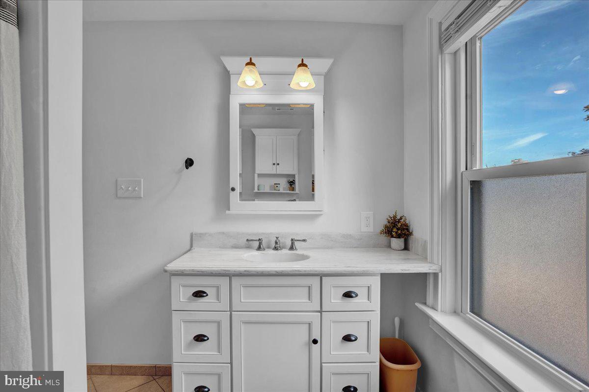 30 Kathmere Rd