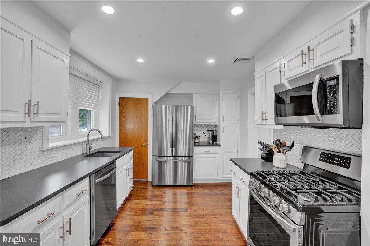 30 Kathmere Rd