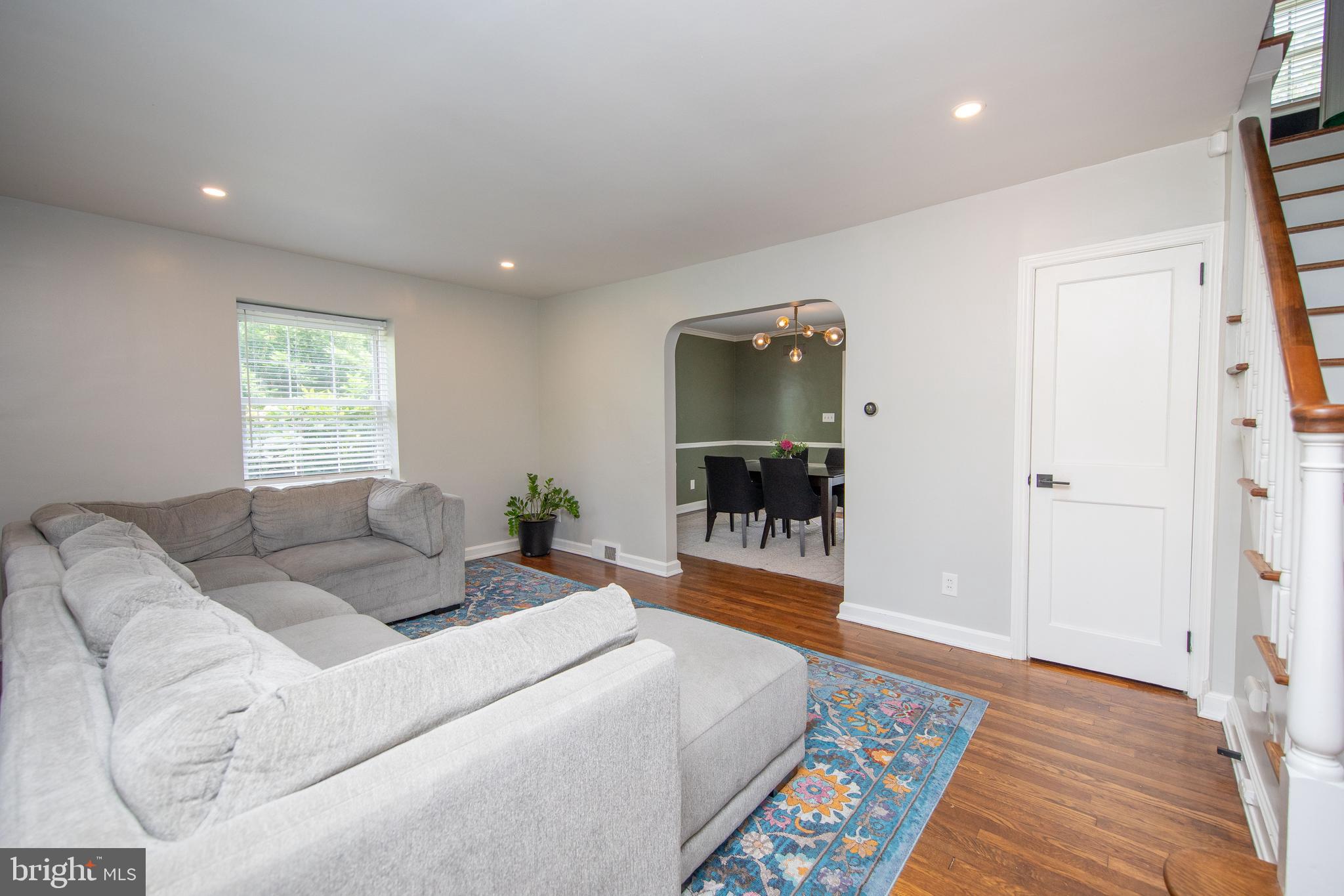 211 LANDOVER RD
