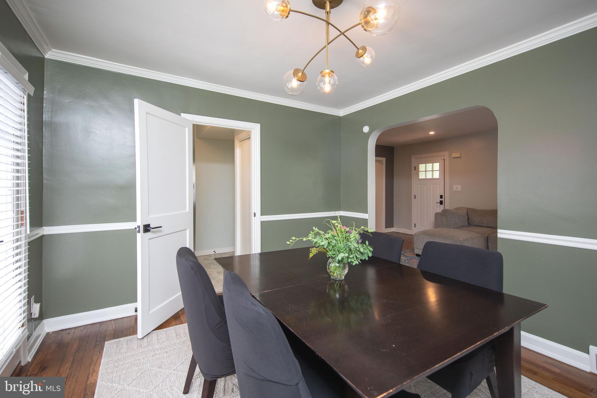 211 LANDOVER RD