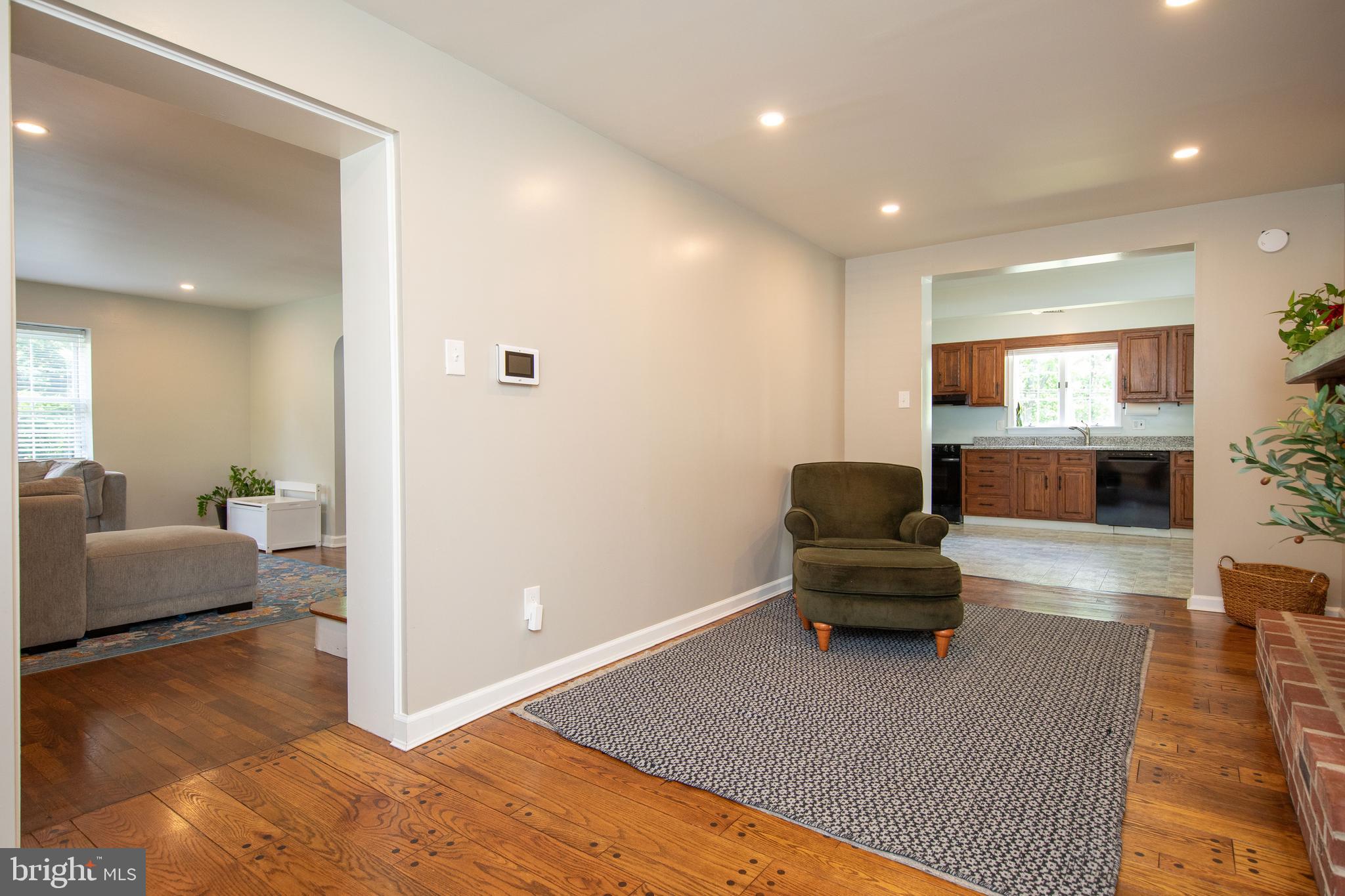 211 LANDOVER RD