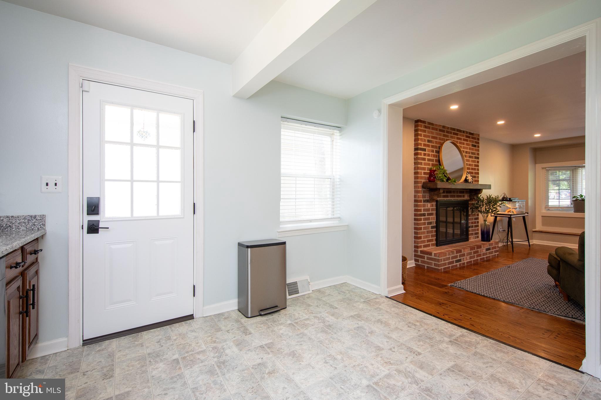 211 LANDOVER RD