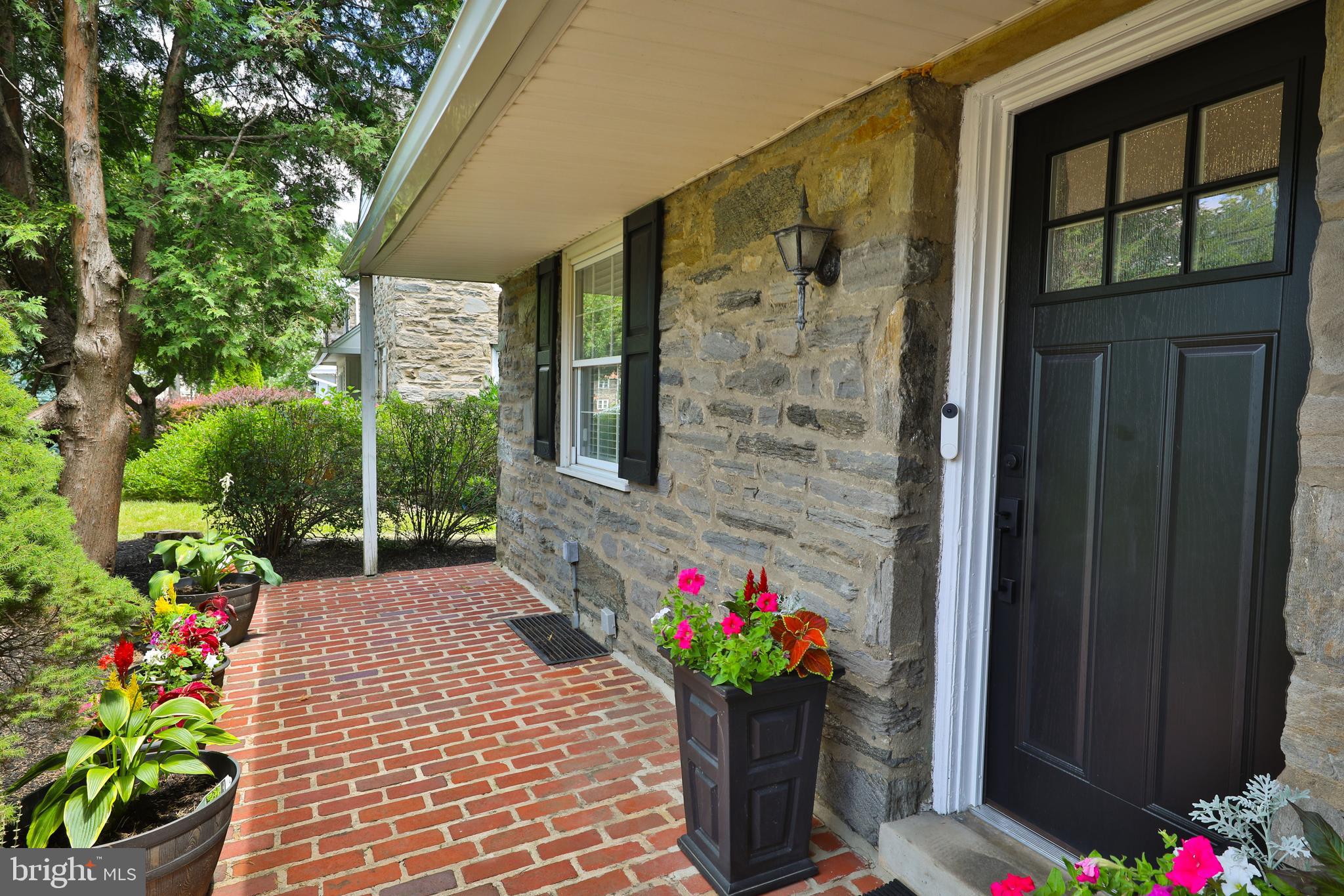 211 LANDOVER RD