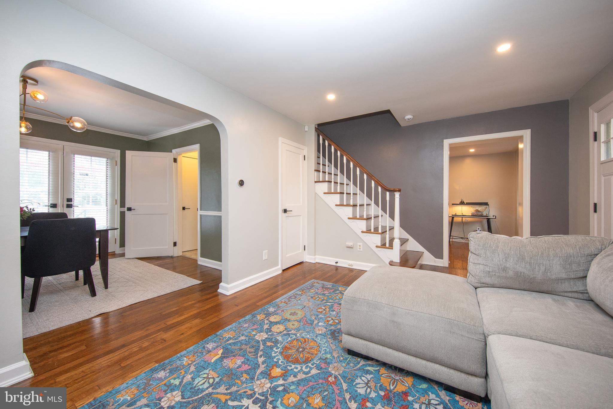 211 LANDOVER RD