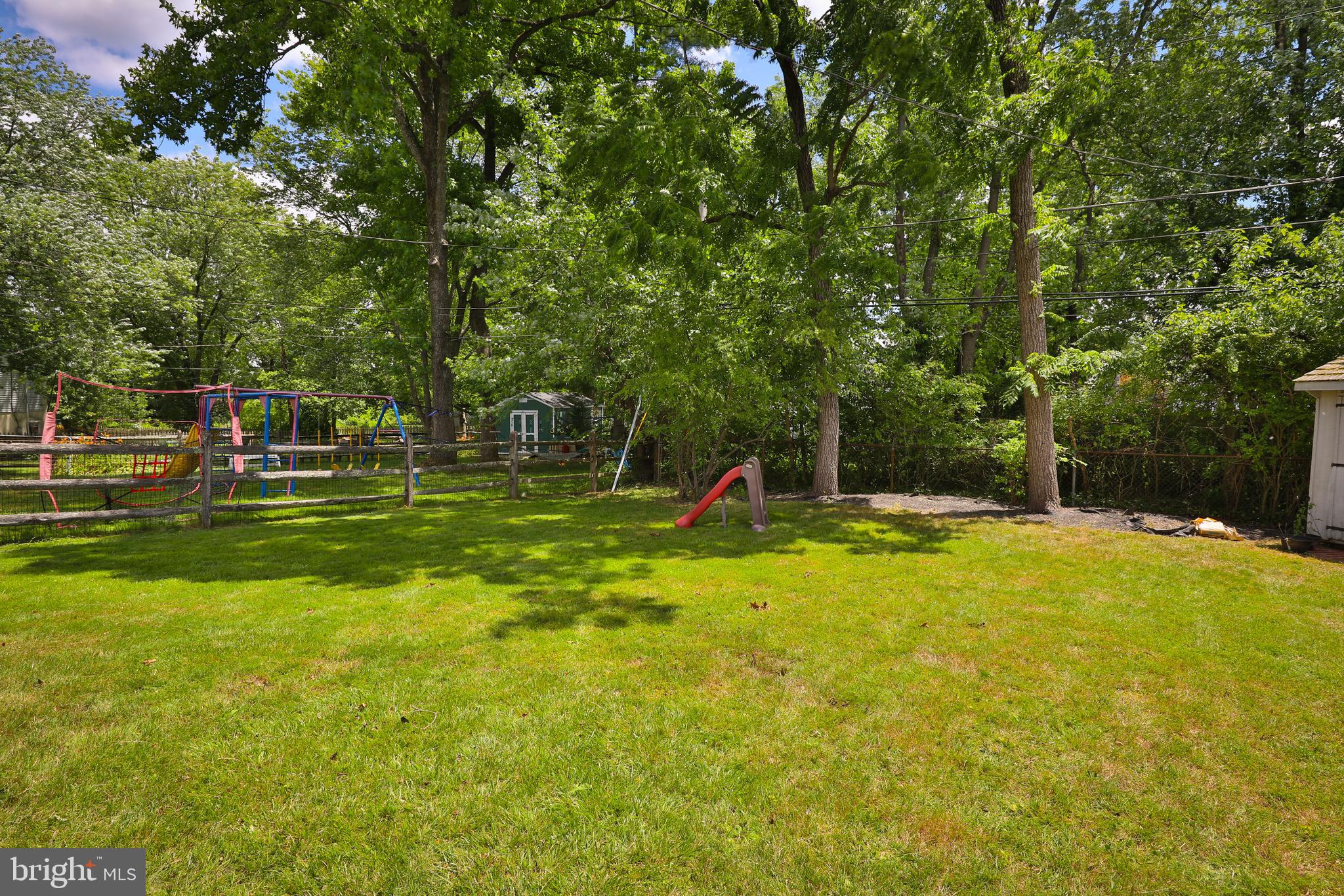 211 LANDOVER RD