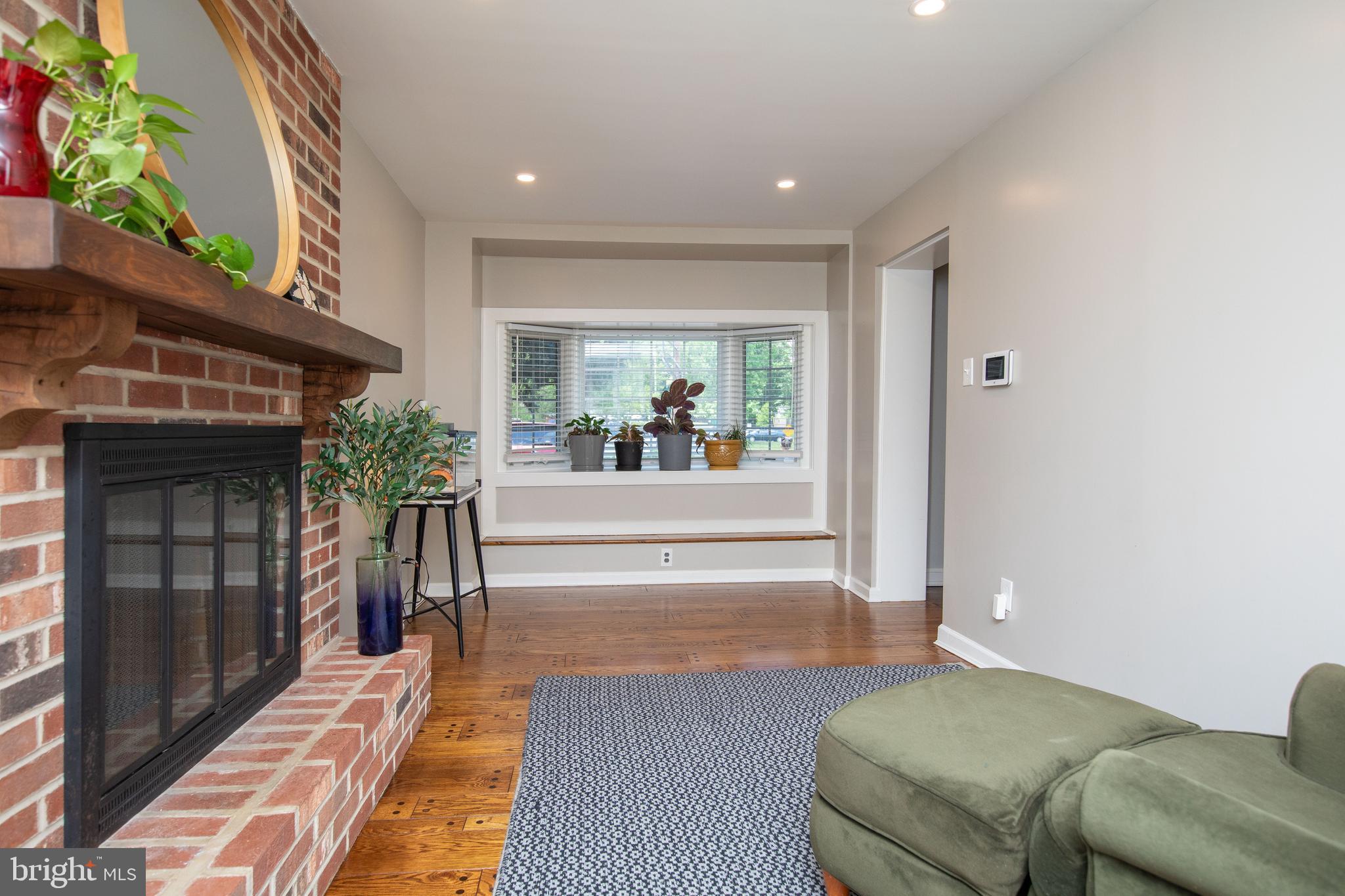 211 LANDOVER RD