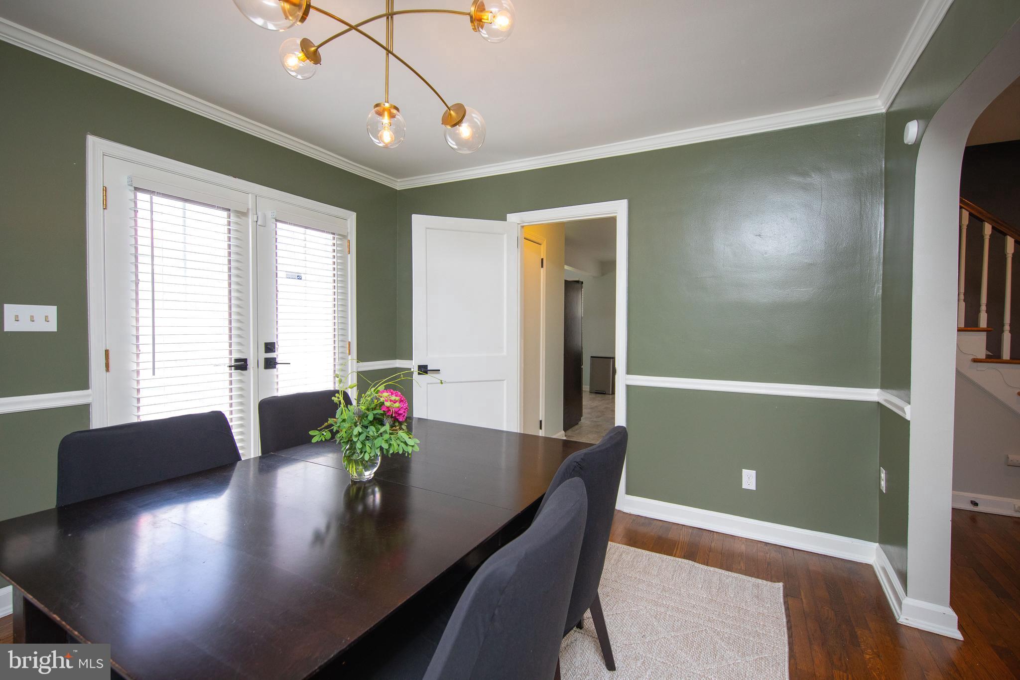 211 LANDOVER RD
