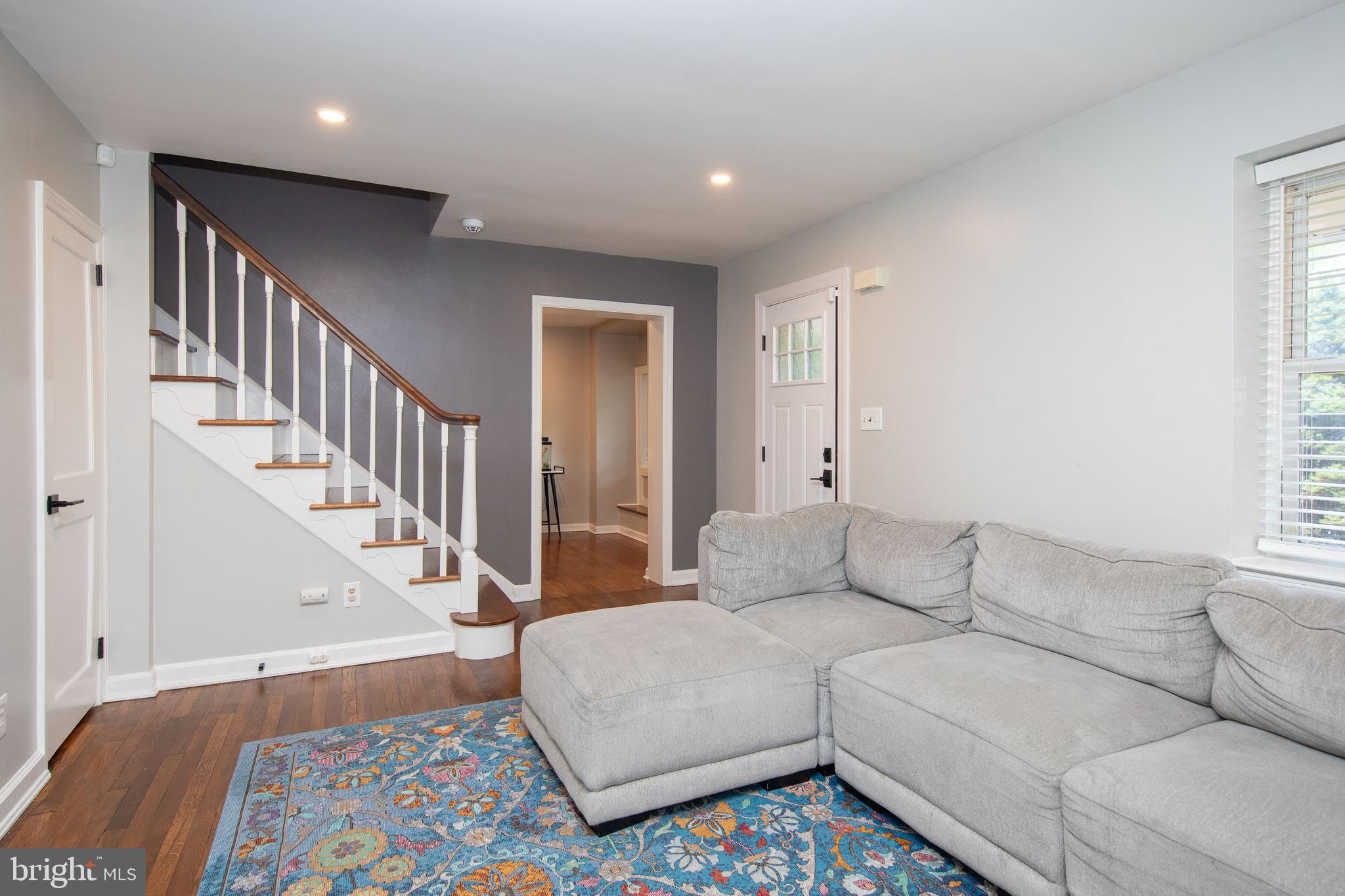 211 LANDOVER RD