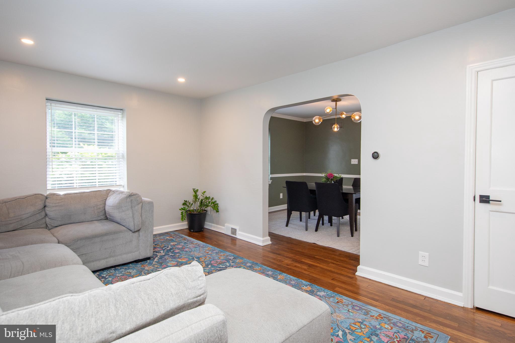 211 LANDOVER RD