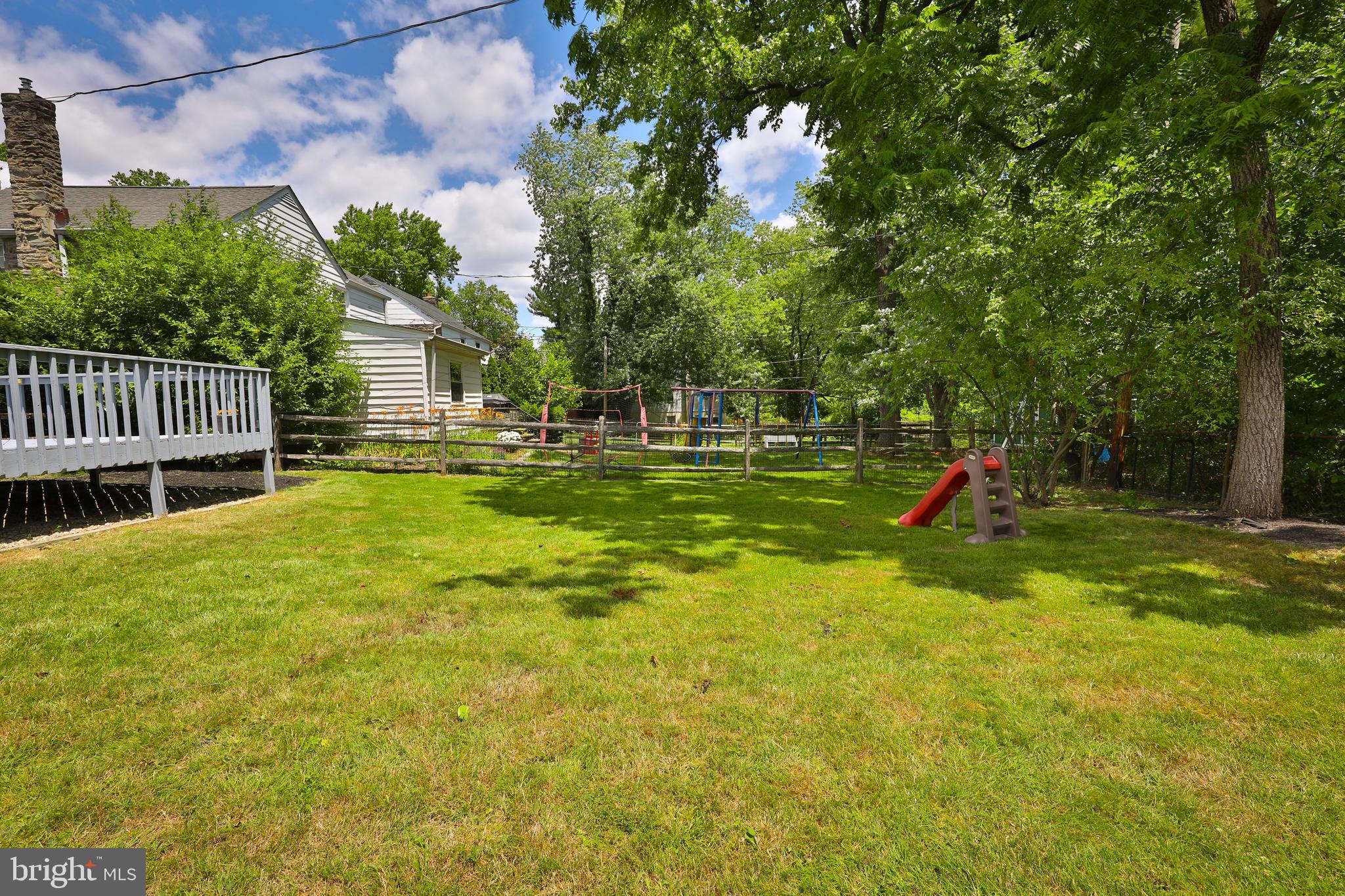 211 LANDOVER RD