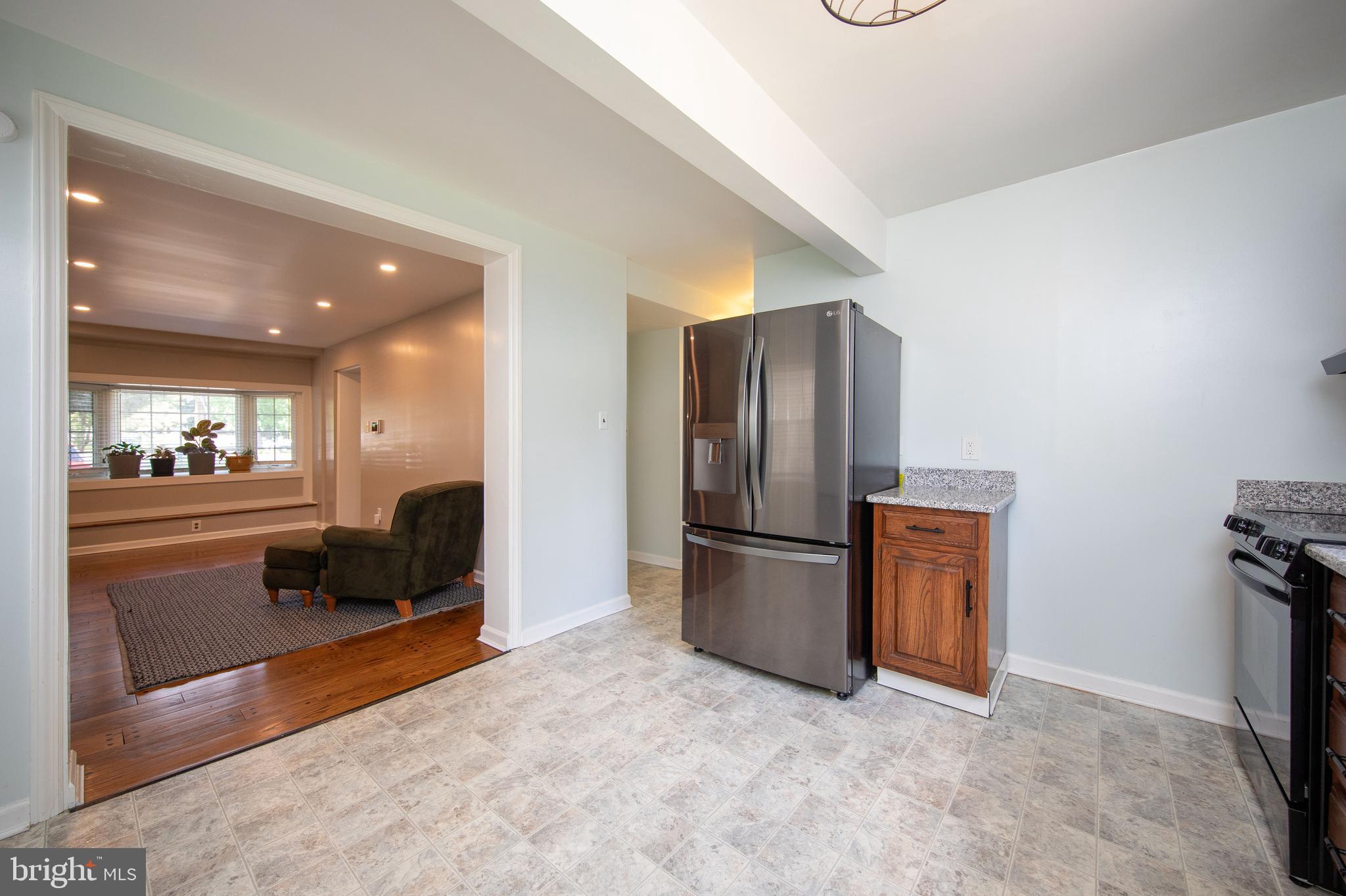 211 LANDOVER RD