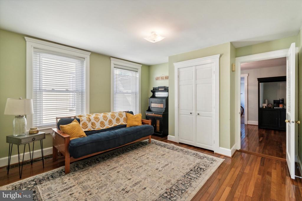 836 Penn St