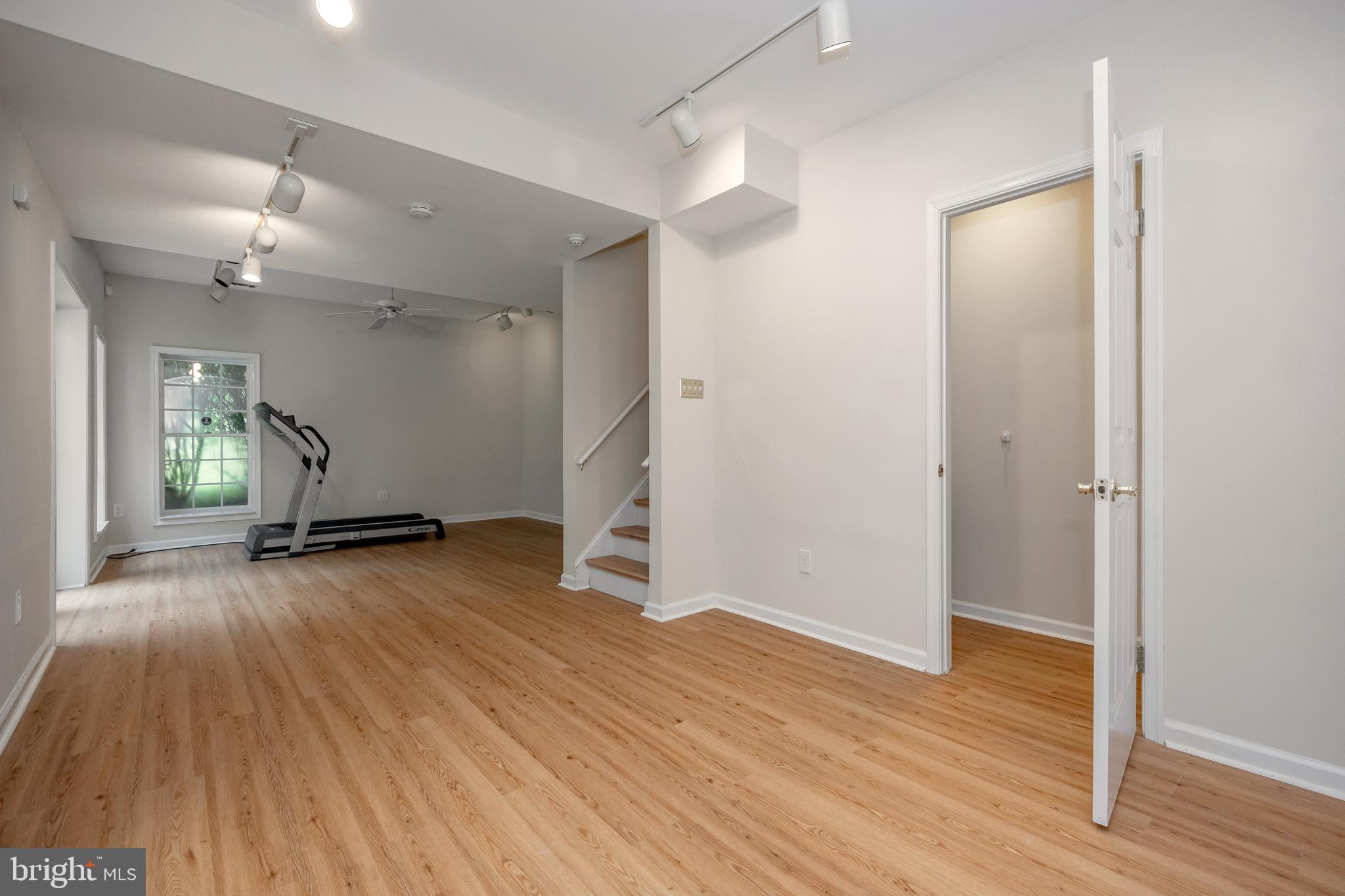 104 Leighton Dr