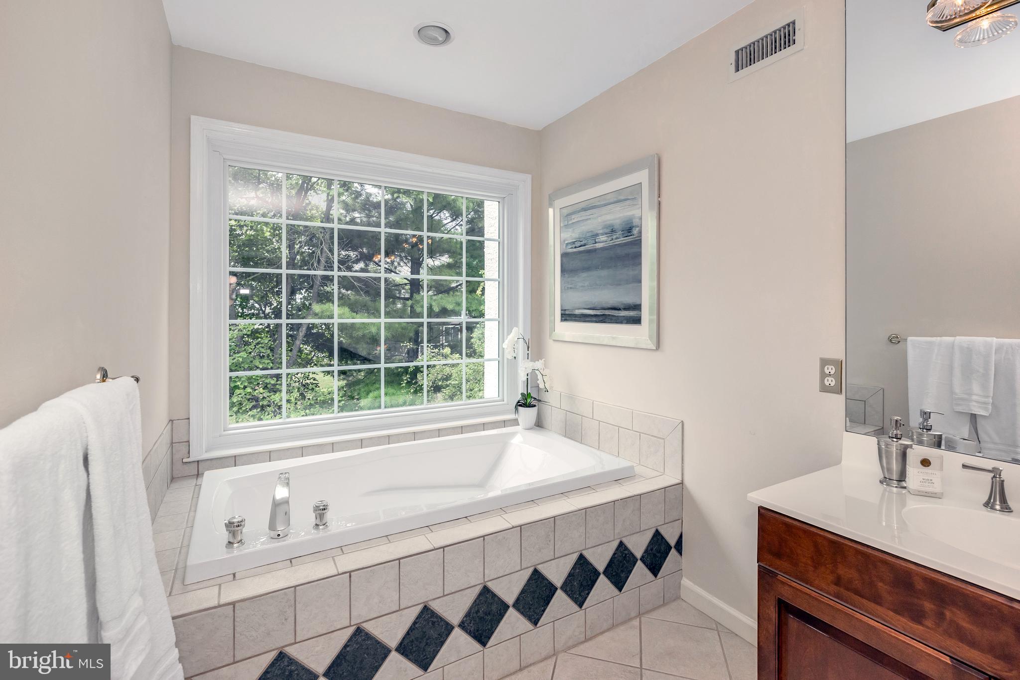104 Leighton Dr
