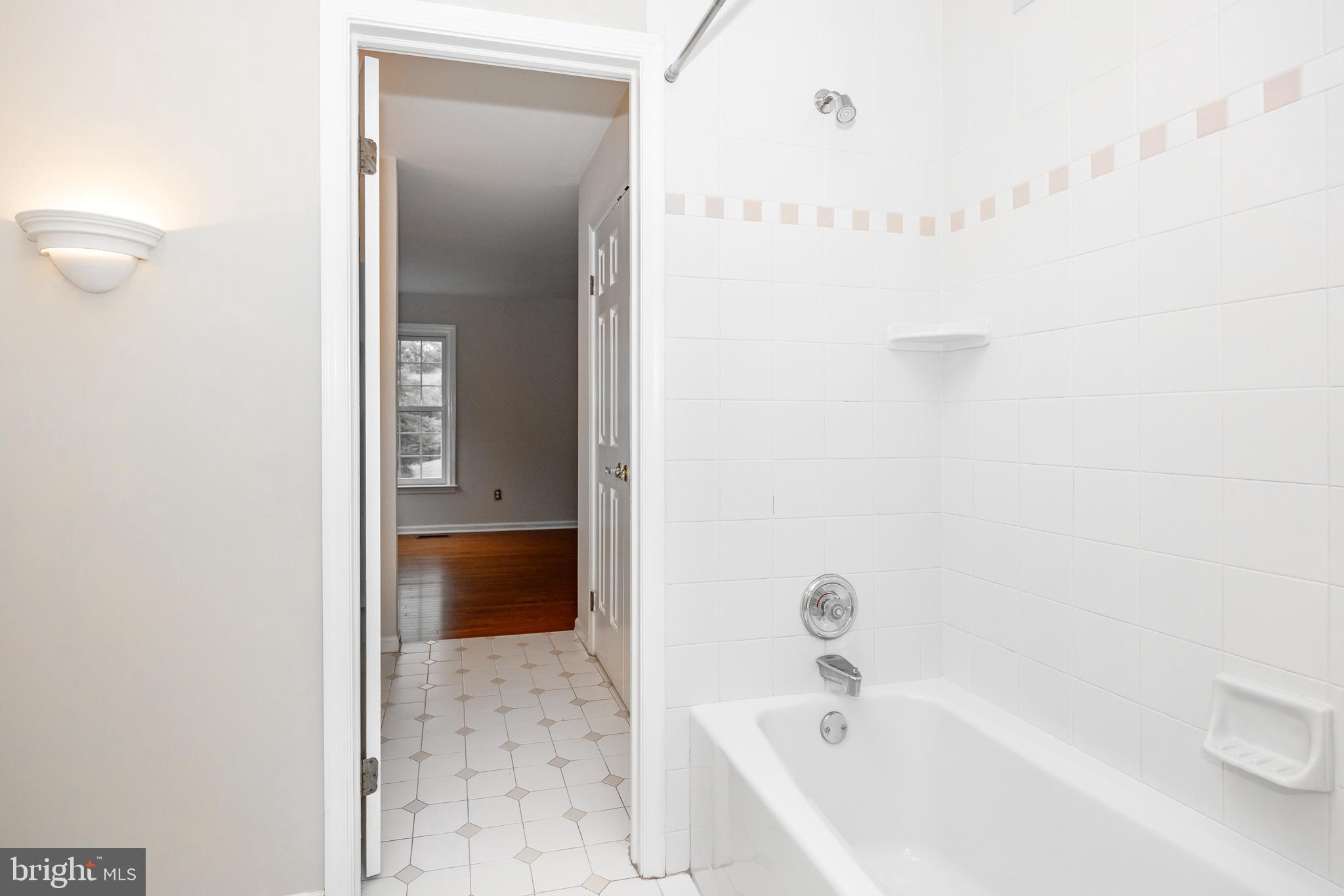 104 Leighton Dr