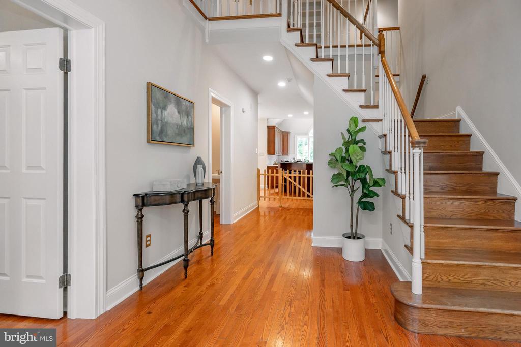 104 Leighton Dr