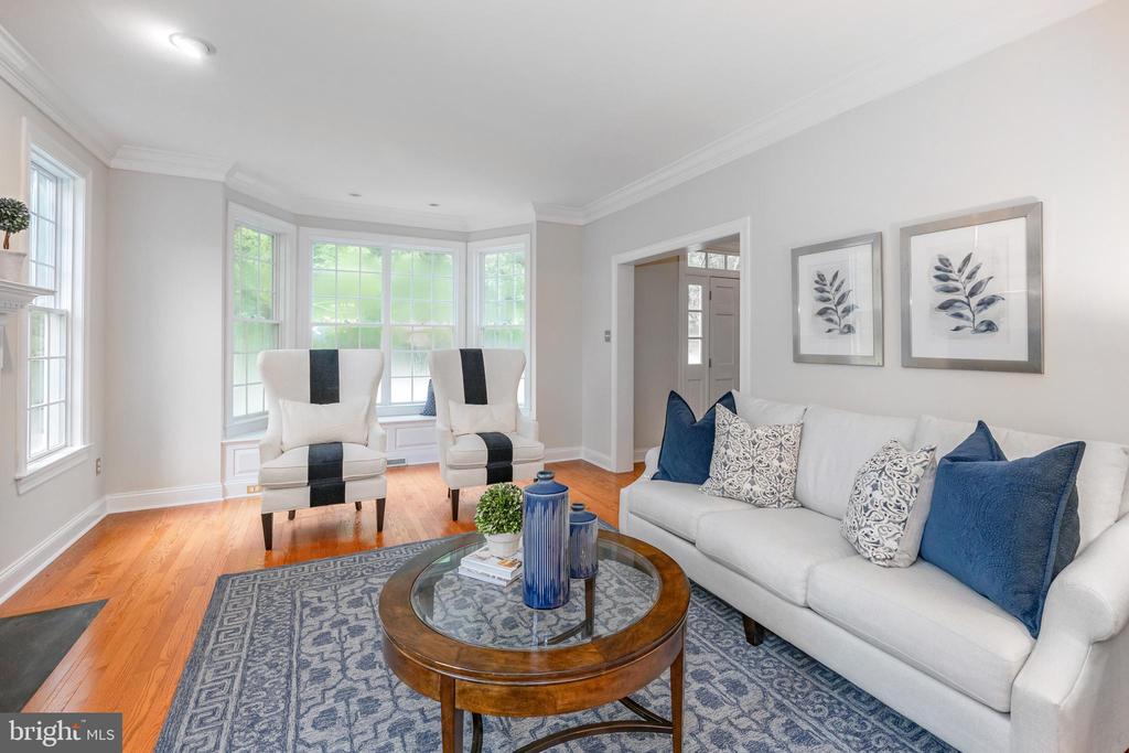 104 Leighton Dr